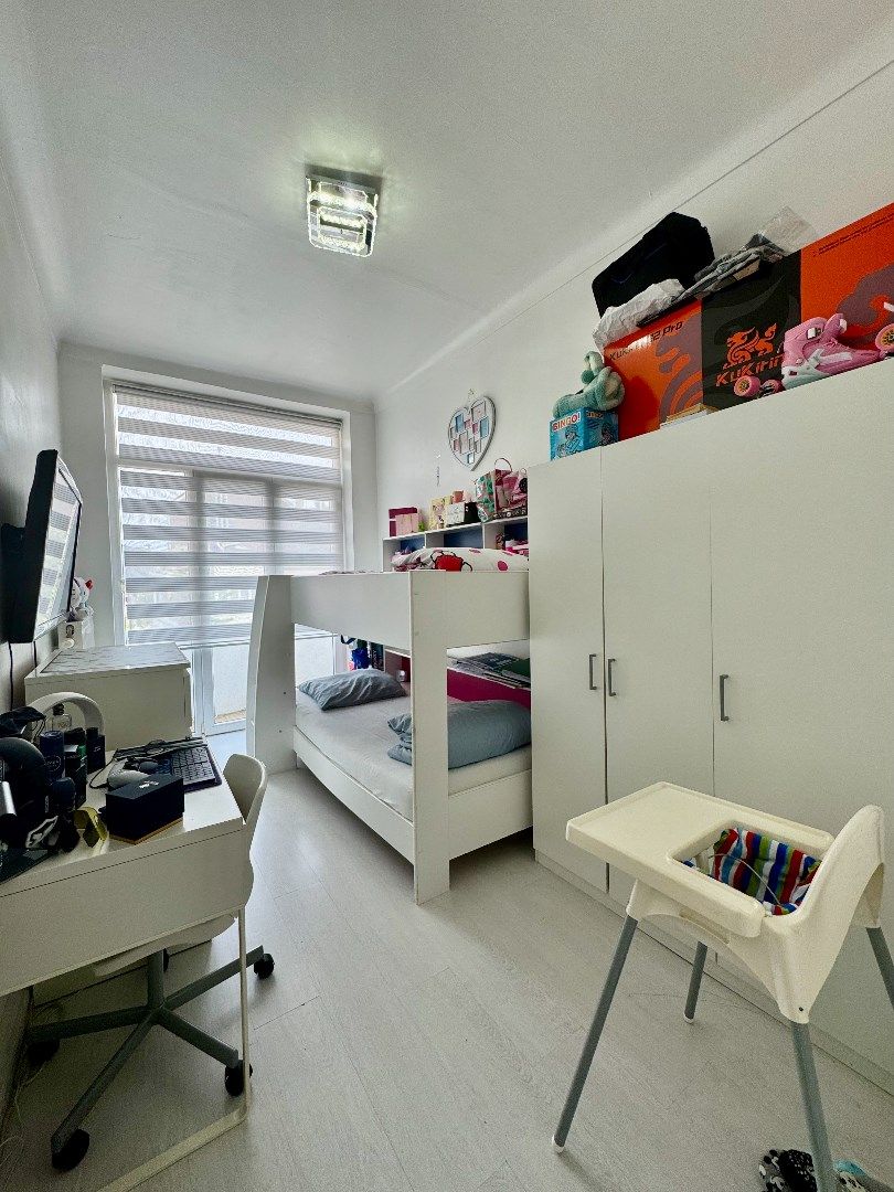 Licht en ruim 2-slaapkamerappartement te koop in Laken foto 19