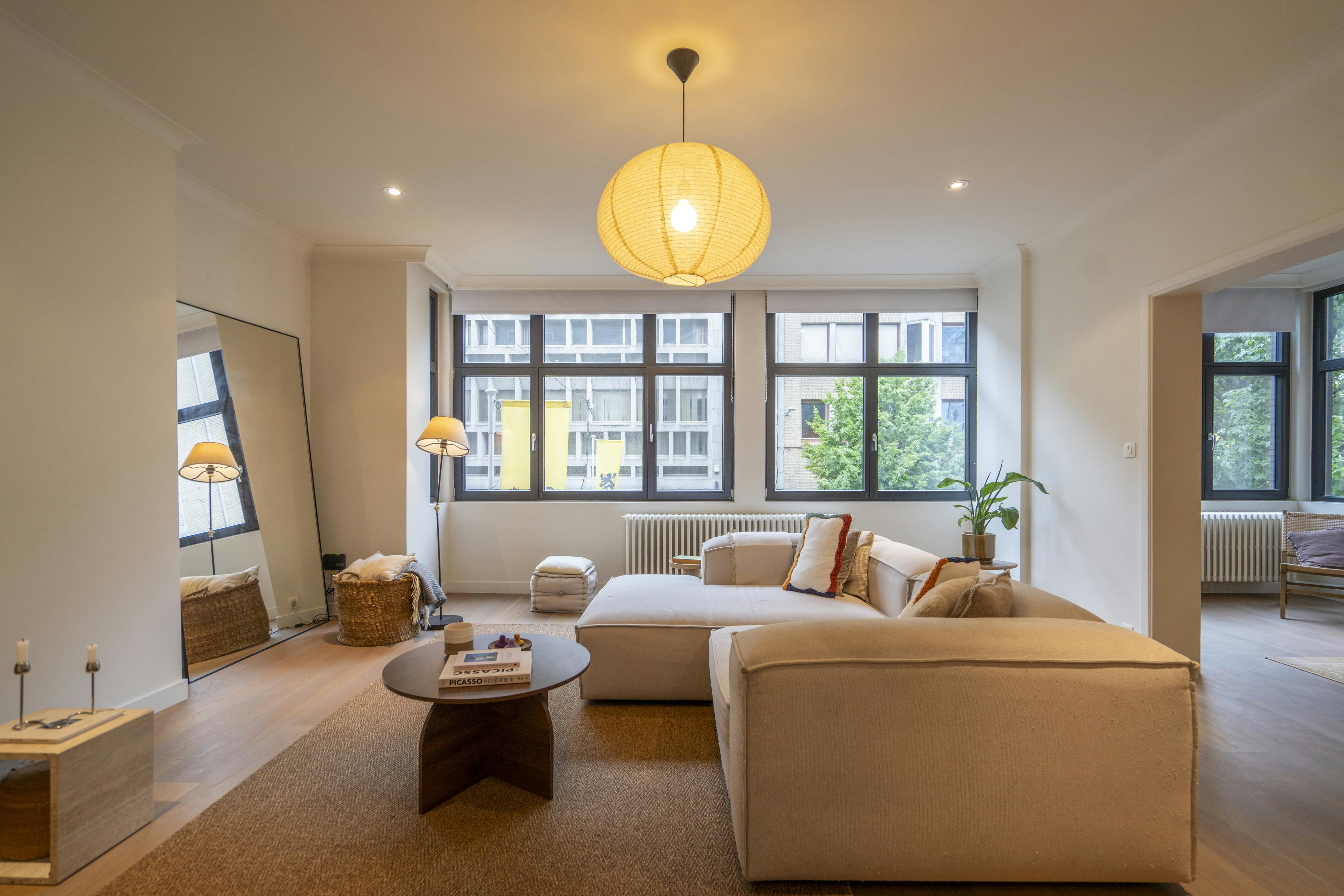 Verhuurd handelspand met appartementen te koop in Kortrijk (opbrengsteigendom) foto 2