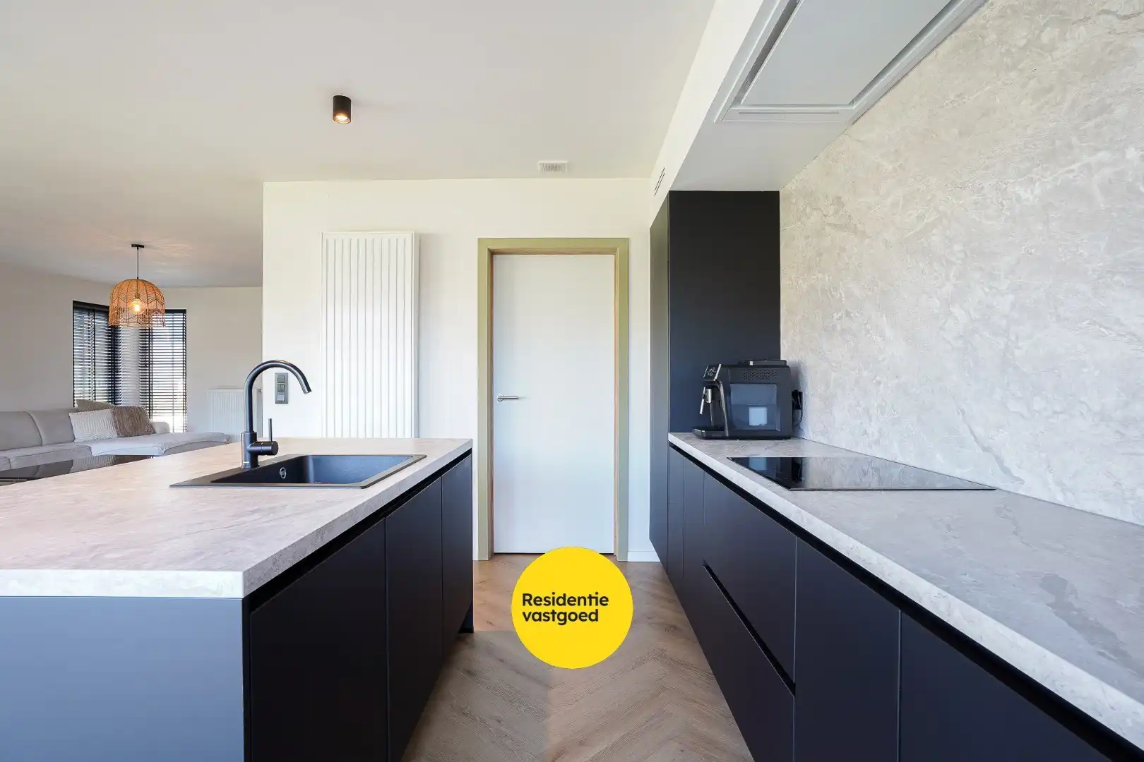 Recent, luxueus afgewerkte woning foto 11