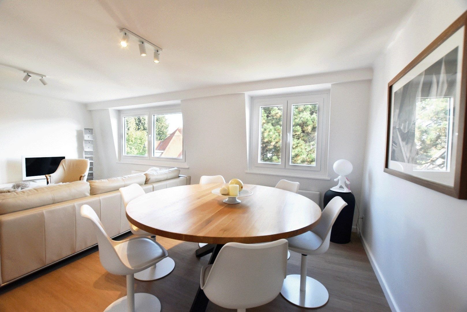 Mooi gemeubeld appartement rustig gelegen, doch centraal foto 3