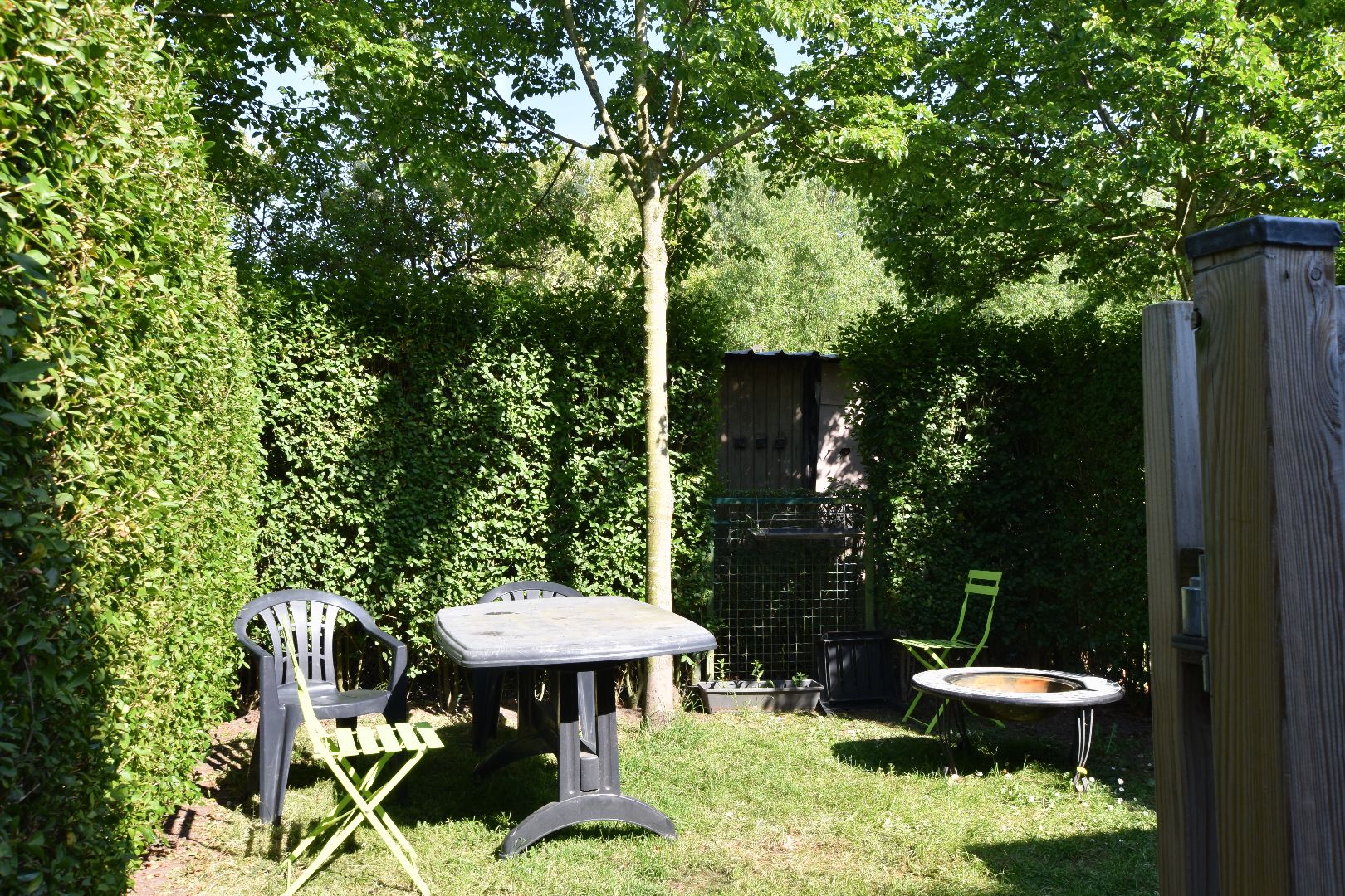 Gesloten bebouwing gelegen in rustige buurt met 4 slaapkamers in De Haan foto 5