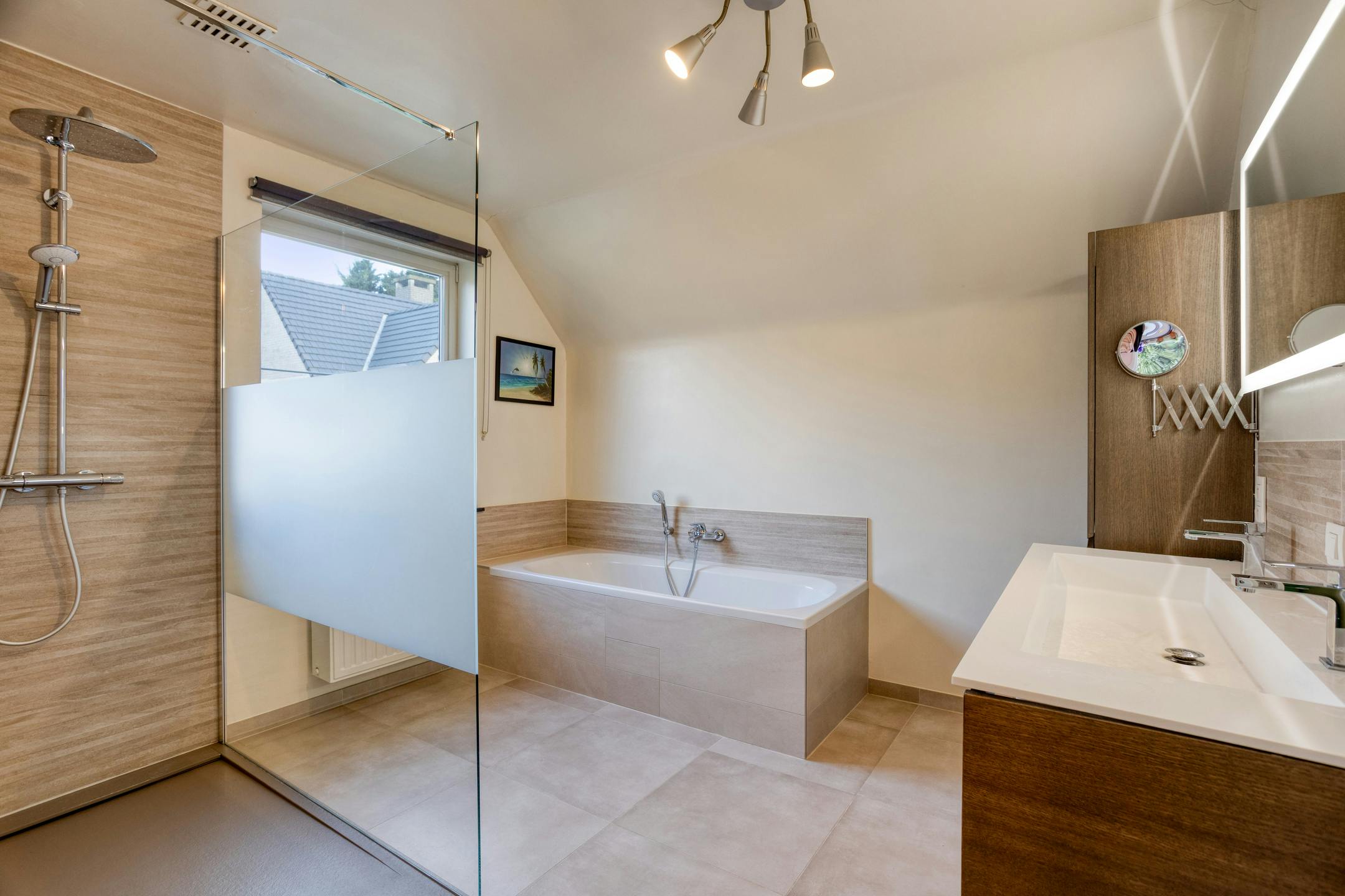 Alleenstaande villa in rustige woonwijk in Strombeek-Bever foto 14