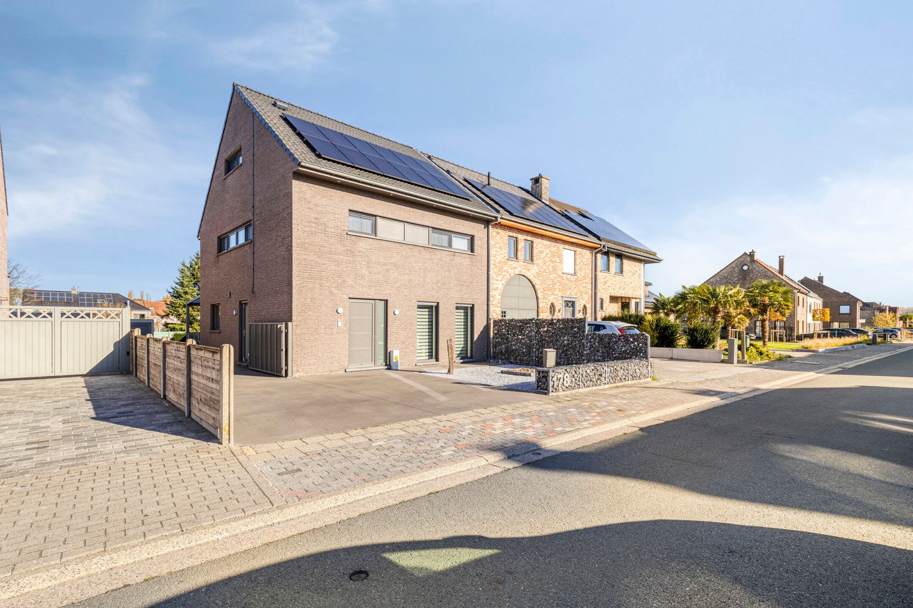 Halfopen bebouwing te koop in Liedekerke – instapklaar, energiezuinig en centraal gelegen! foto 2
