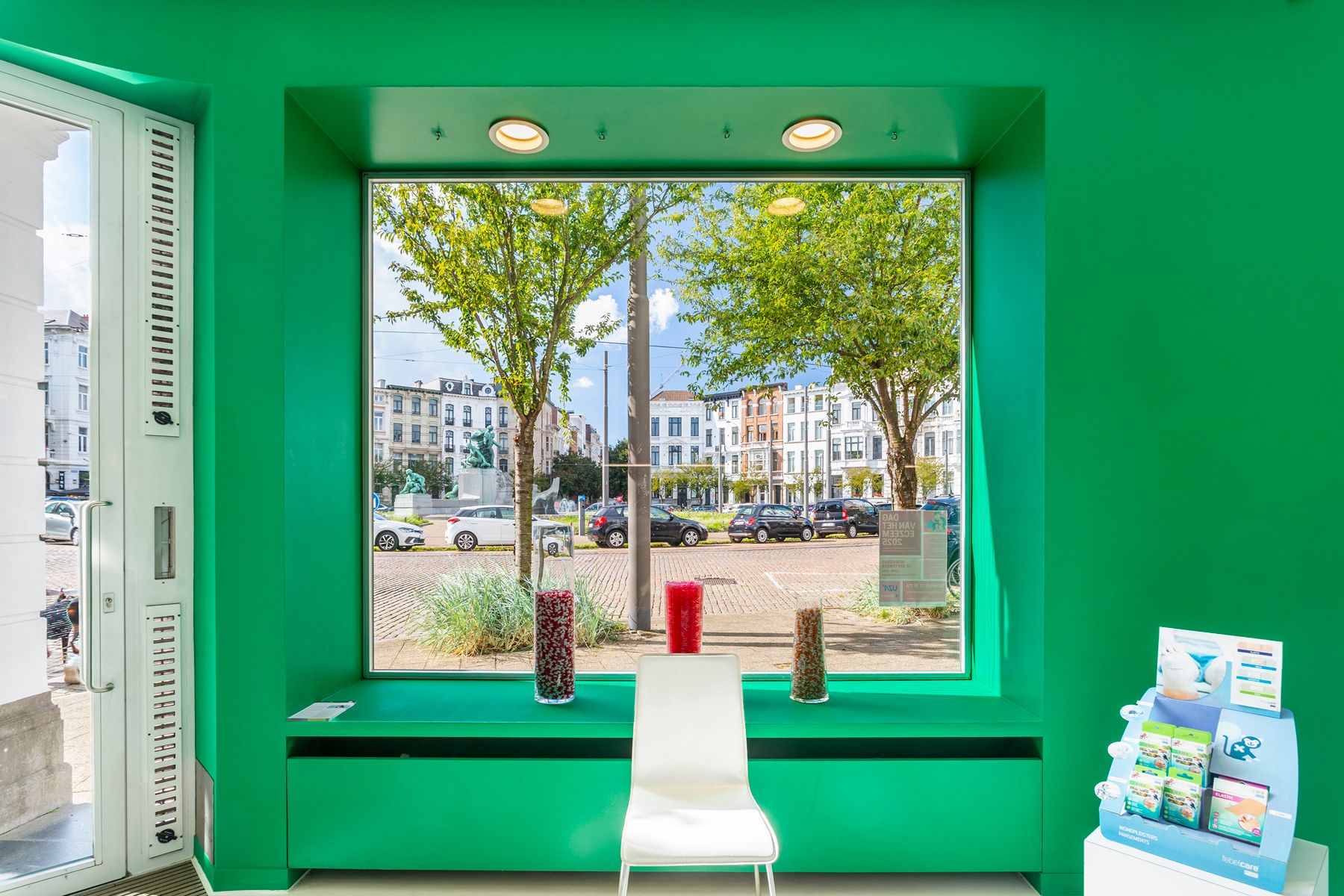 Uitzonderlijk gelegen commercieel pand op het Hippe Zuid foto 2