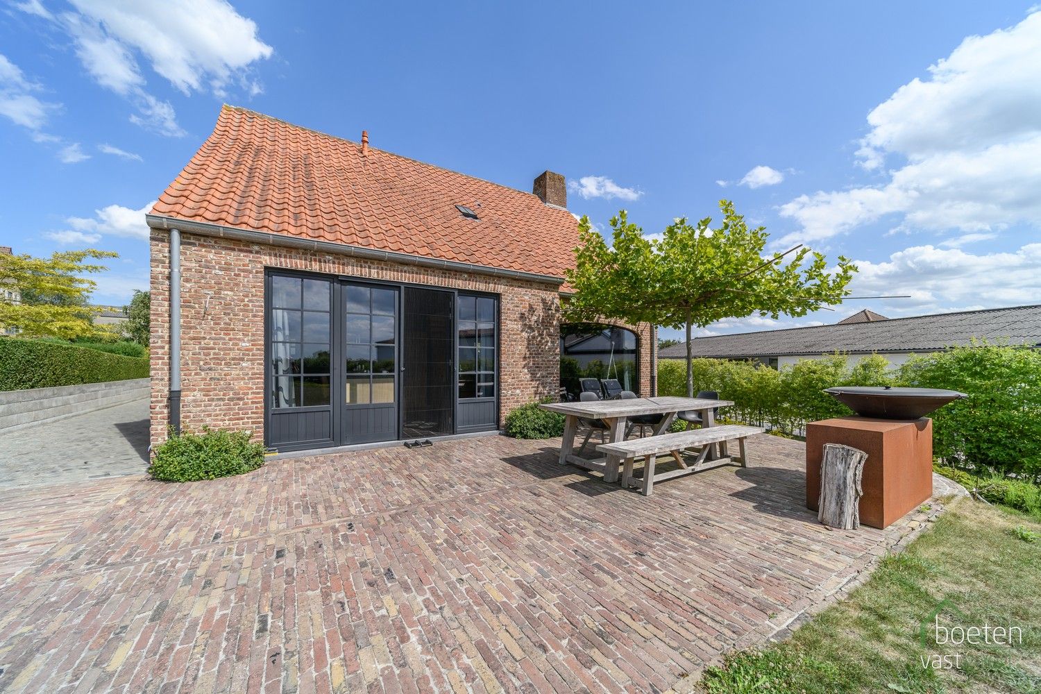 Beveren aan de IJzer: Karaktervol en rustiek landhuis met 4 slpks, warm & sfeervol interieur en ruime tuin op 13a 65ca totale grondopp. foto 22