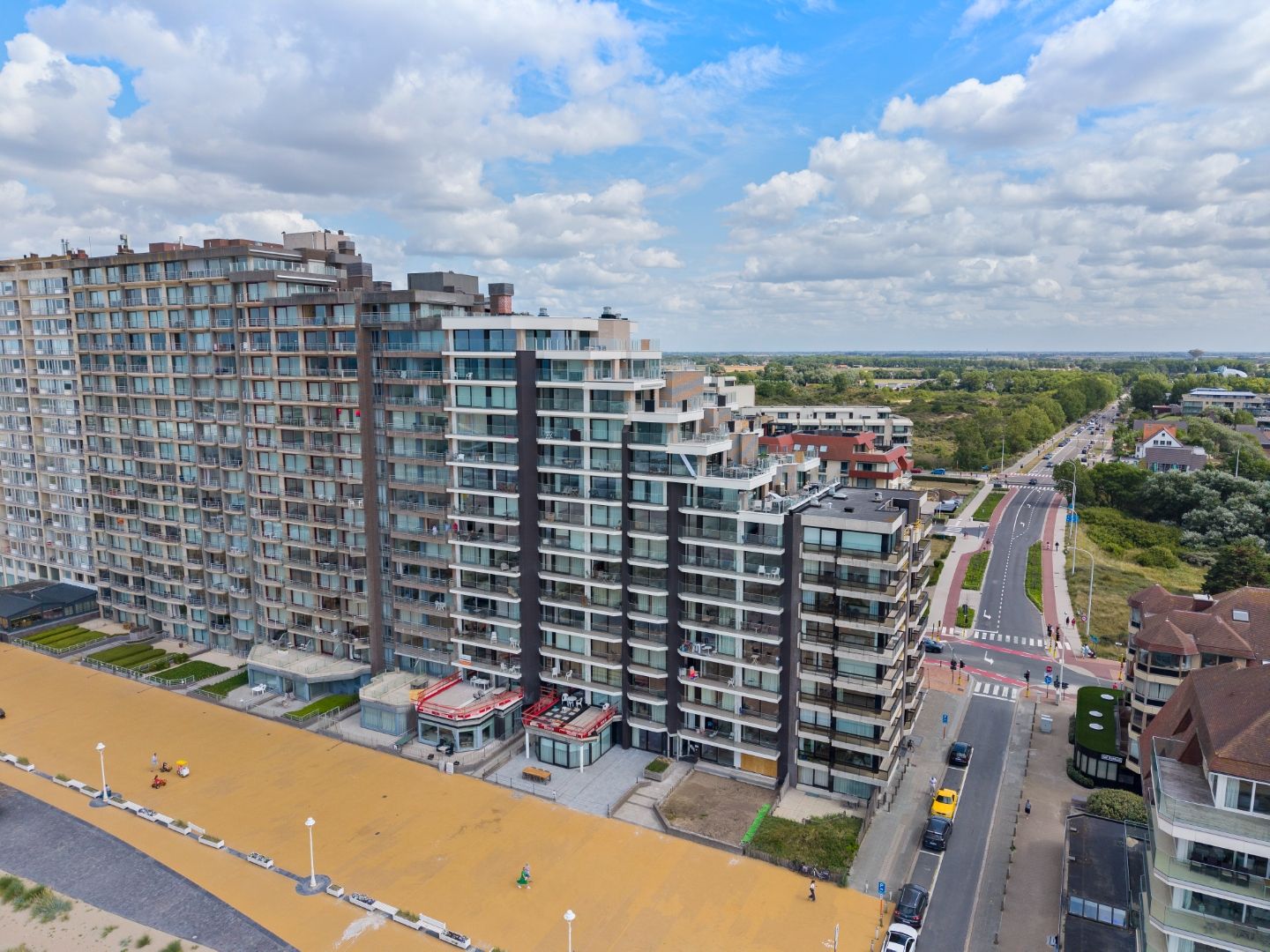 Exclusief gerenoveerd appartement met twee terrassen en zeezicht te Nieuwpoort foto 15