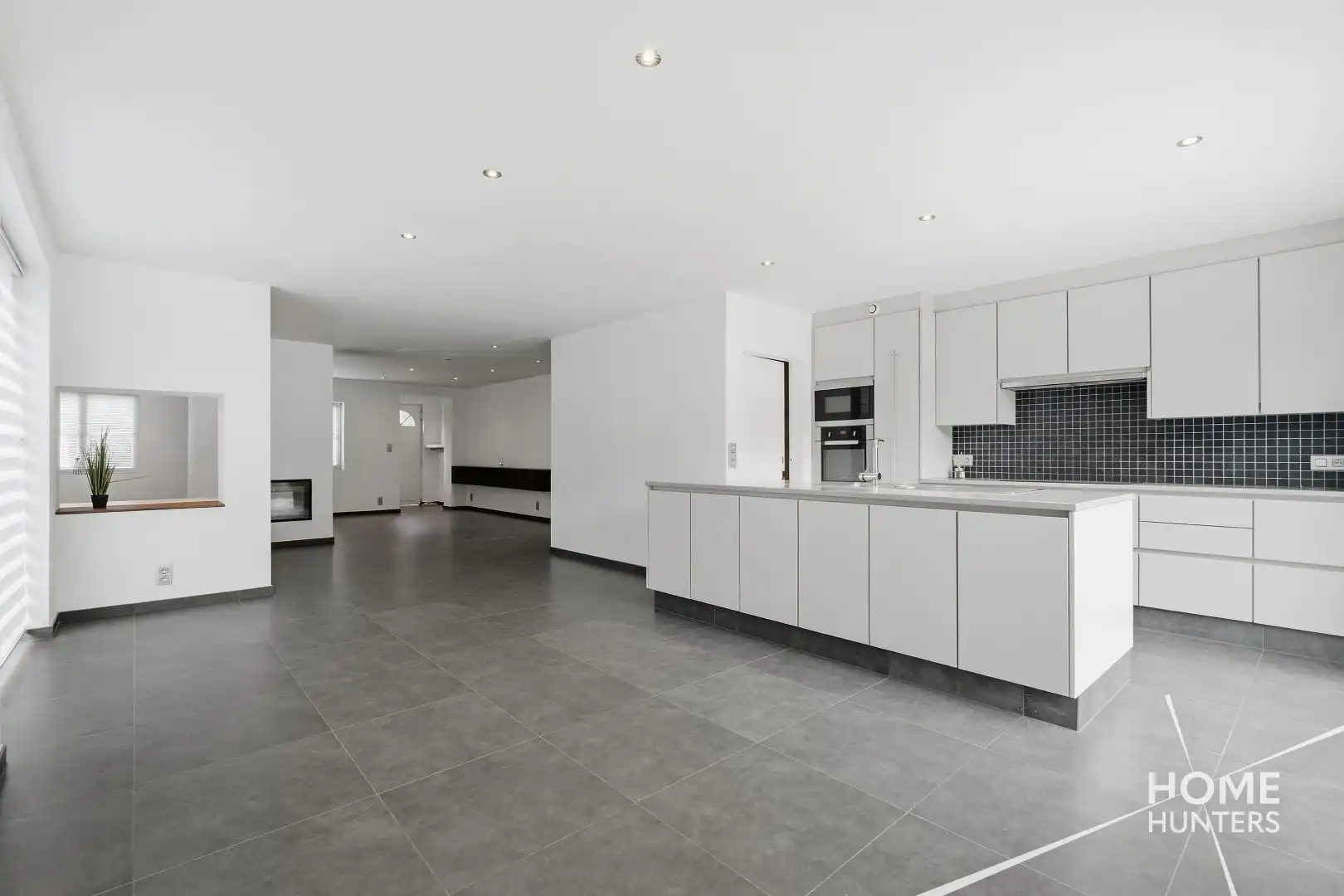 Landelijk gelegen instapklare woning met 4 slaapkamers, garage en tuin foto 7