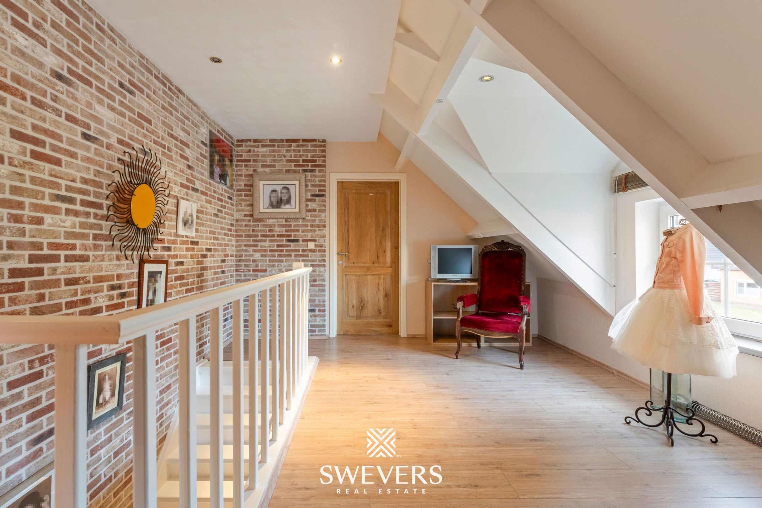 Instapklare Villa met Professionele Paardenaccommodatie:  foto 14