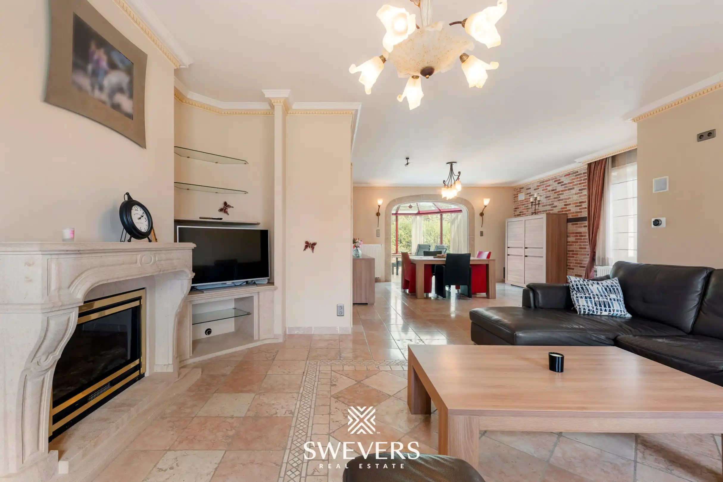 Ruime en instapklare villa met 5 slaapkamers op een perceel van 22a 96ca foto 6