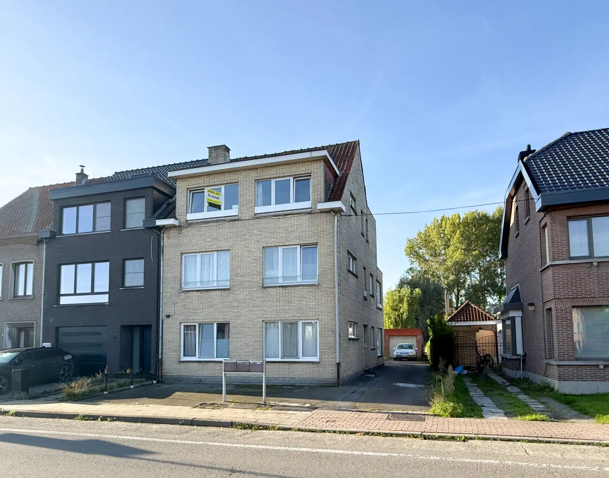Dakappartement met twee slaapkamers en garagebox te huur in Kruibeke! foto 2