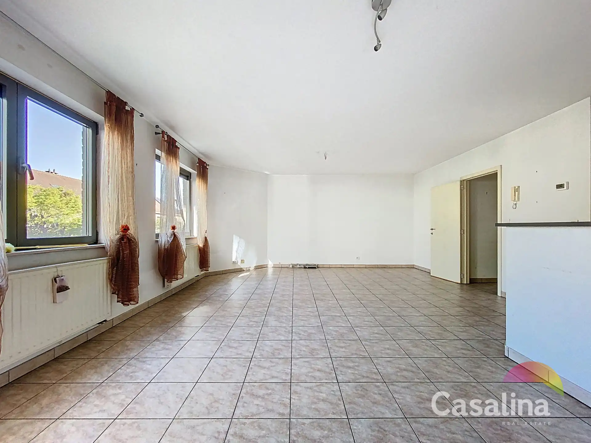 Aan de grens van WOLUWE, 2 slaapkamer appartement met terras foto 6