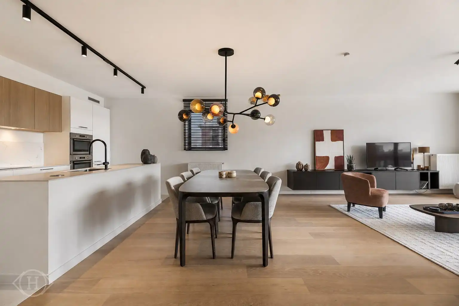 Ruim appartement met 3 slaapkamers en staanplaats foto 6