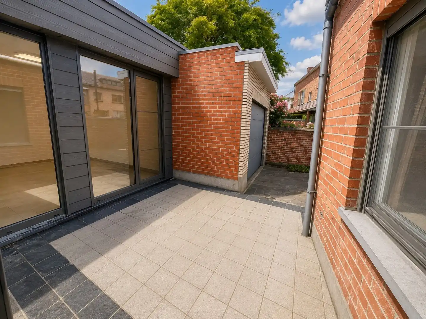 Residentie “Klokkegalm” – opbrengsteigendom met 3 appartementen en 3 garages foto 24