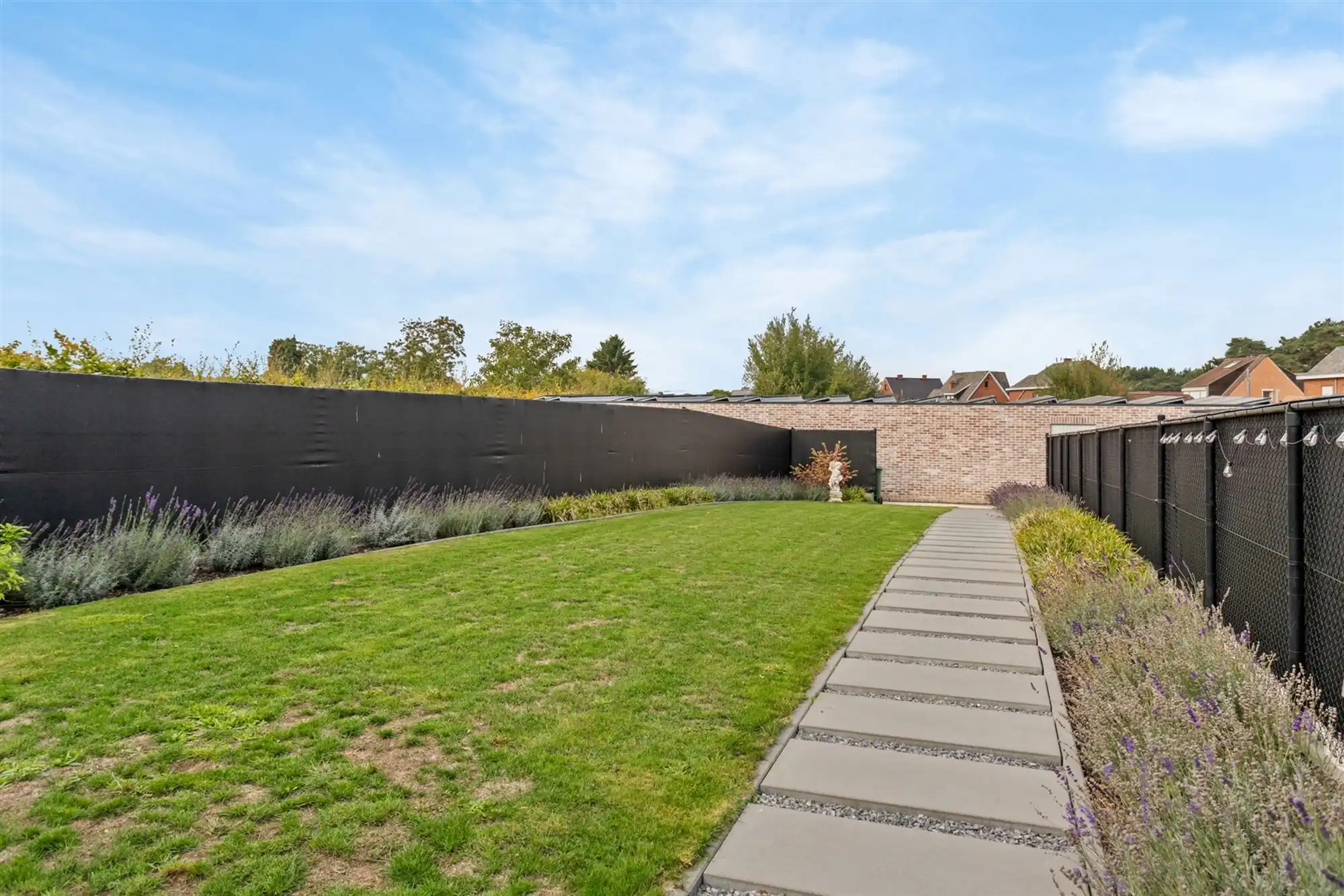 RECENT GELIJKVLOERS APPARTEMENT MET BIJHOREND TERRAS EN RUIME PRIVATE TUIN GELEGEN TE MEERHOUT foto 28