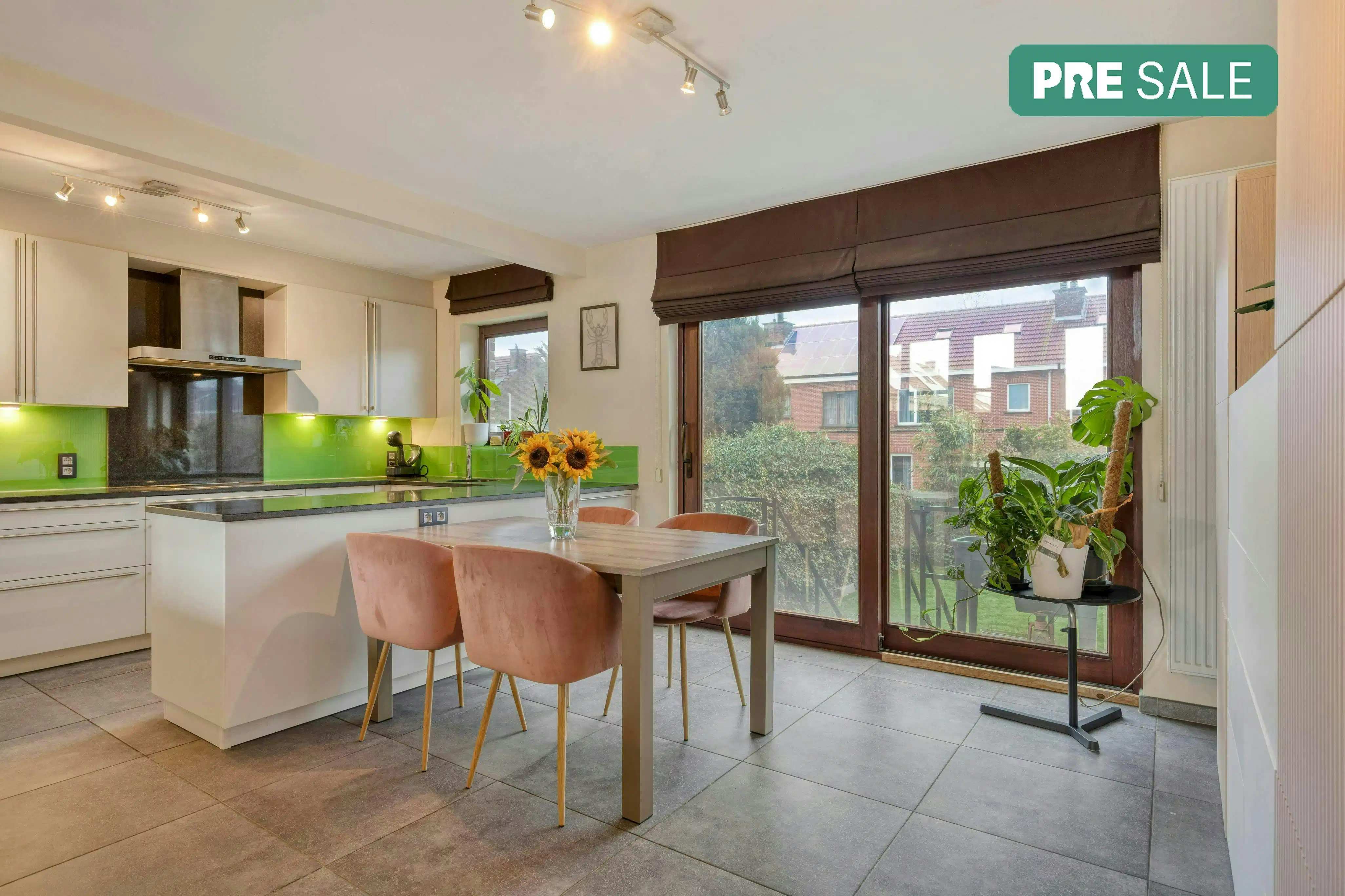 Uniek split-level huis te koop in Merksem foto 3