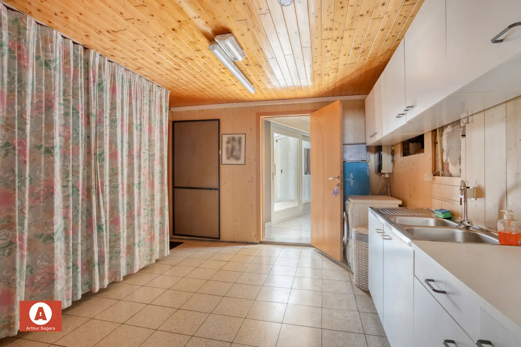 Instapklare HOB met oprit & dubbele garage met zolder. foto 15