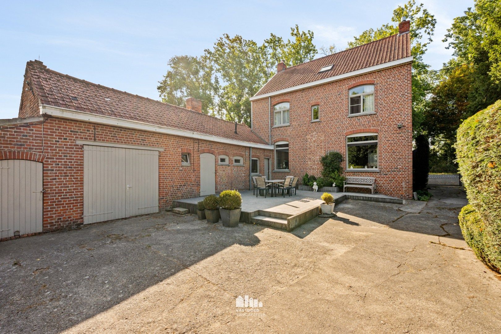 Woning met prachtig open zicht op tuin/weide en achterliggende velden – perceel van 1,67 HA foto 6