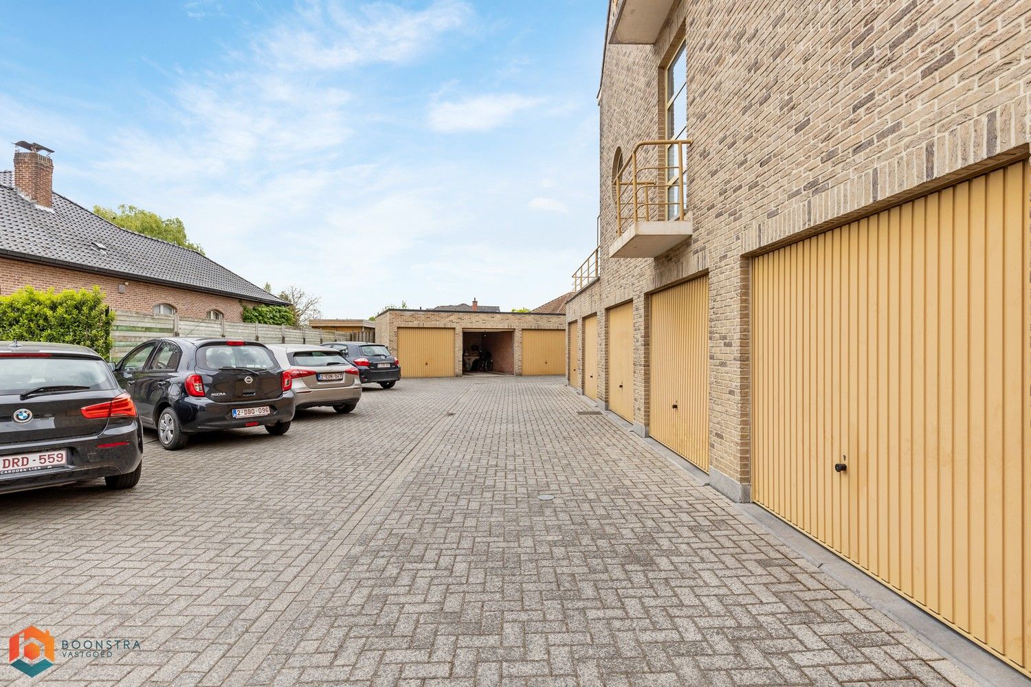 Instapklaar app. met 2 slpkrs en aparte garage foto 18