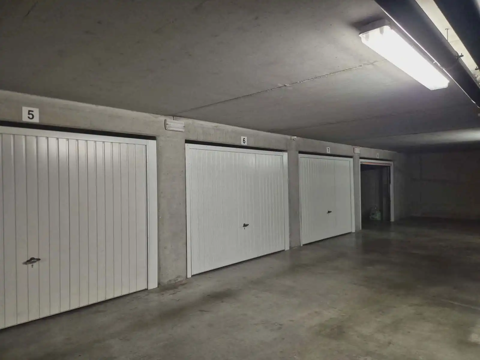 Prachtig dakappartement met 2 slaapkamers en garage foto 17