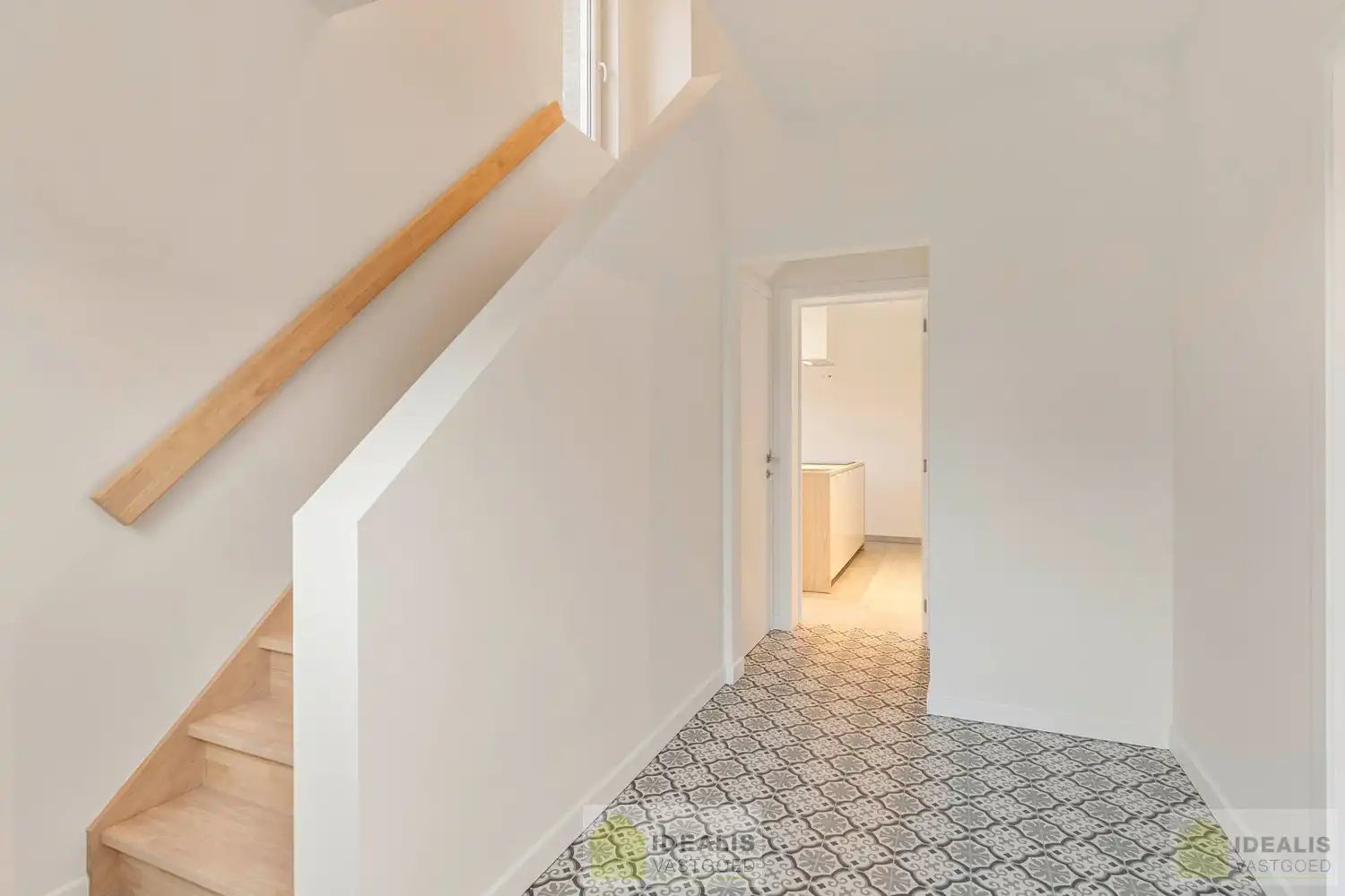 IDEALIS VASTGOED – Schitterend volledig vernieuwde woning met een heerlijke open leefruimte, luxe keuken, 3 ruime slaapkamers, twee badkamers én een ruime wasplaats! Dit heerlijke huis bevindt zich op een perceel van maar liefst 7a 94ca vlak bij het centrum van Eksel - EEN MUST VISIT! - foto 4