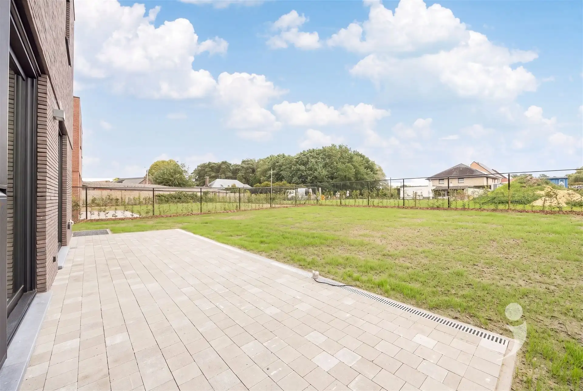 Nieuwbouwwoning met 4 slaapkamers en twee badkamers! foto 25
