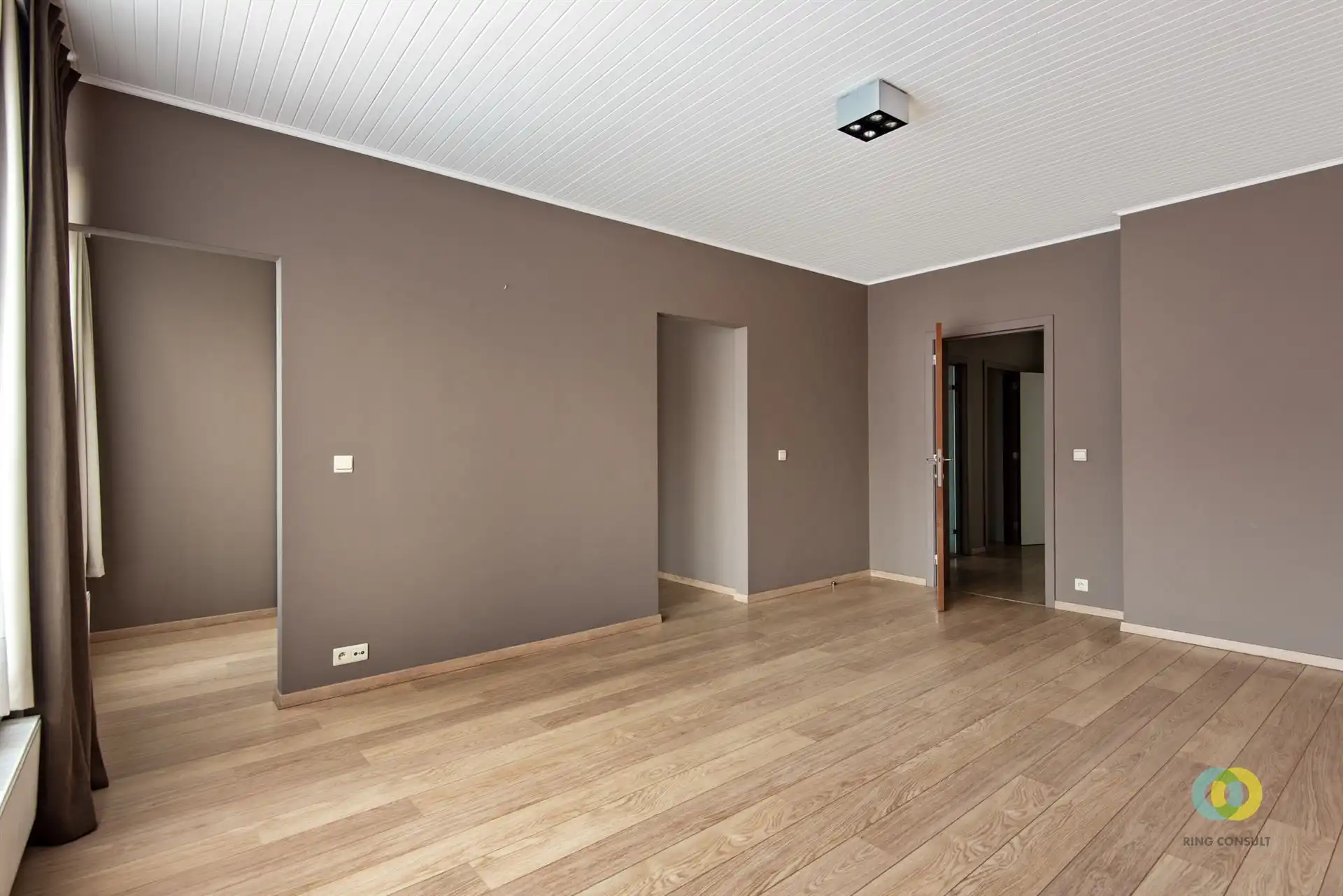 Zeer ruim appartement met groot terras foto 9