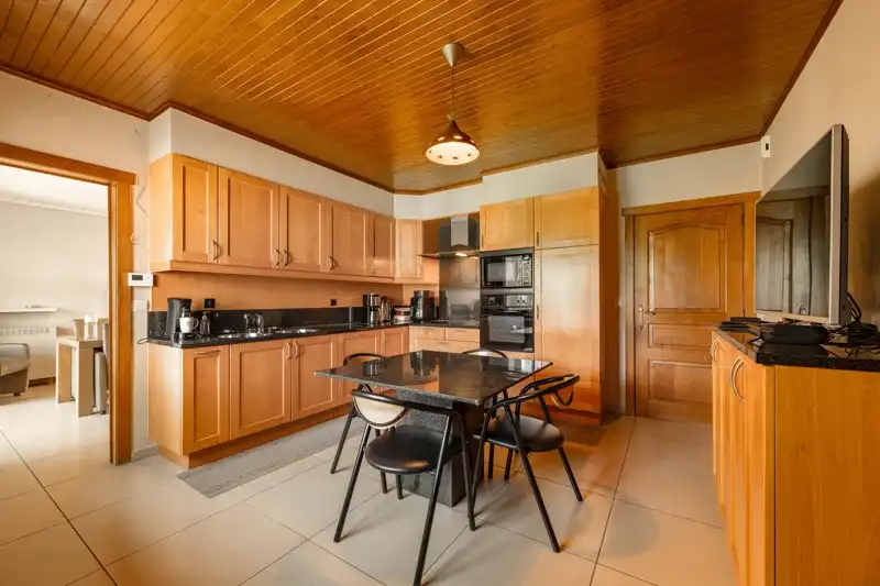 Zeer ruime en rustig gelegen villa TE KOOP in Sint-Eloois-Vijve! foto 10