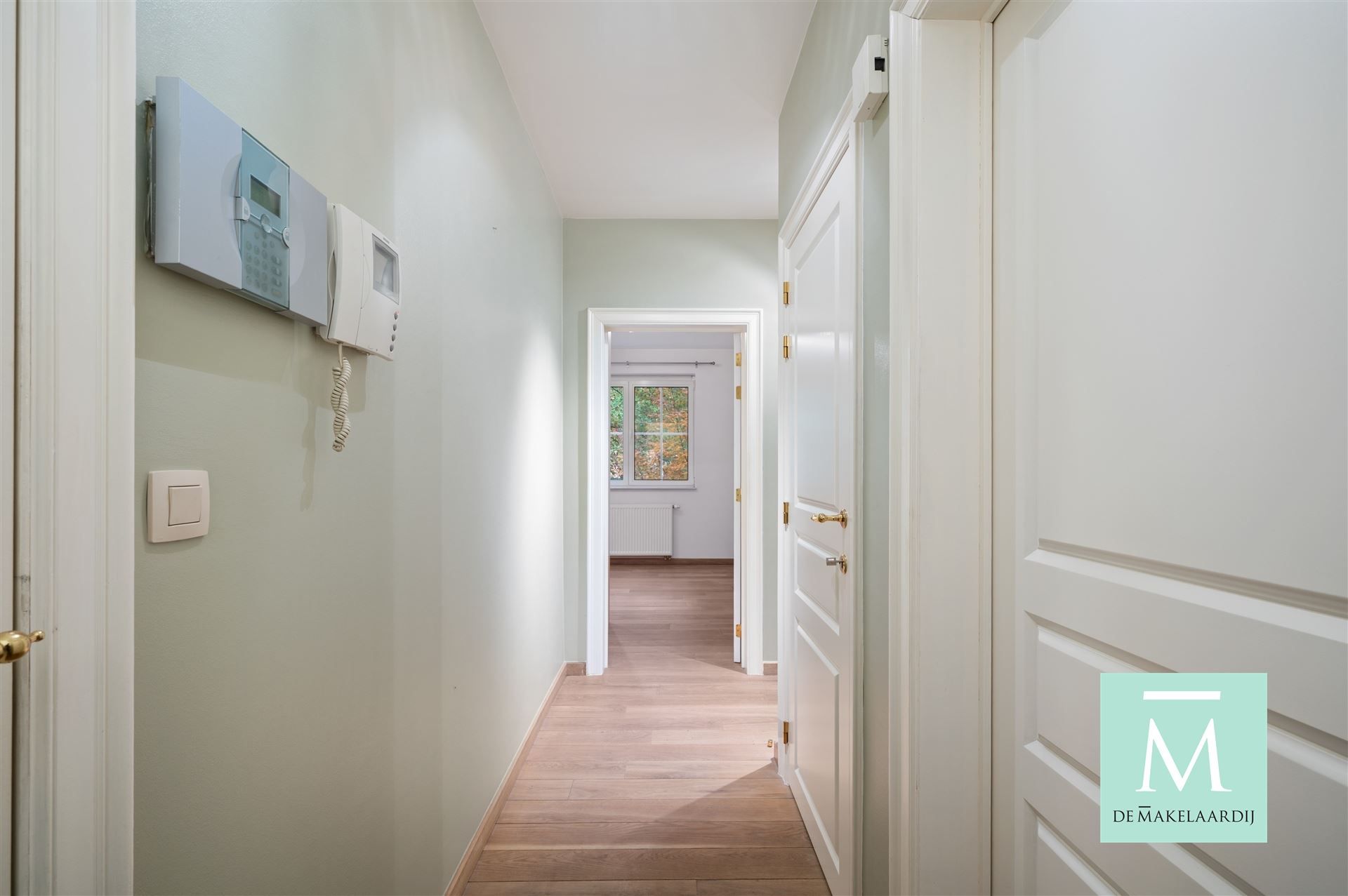 Mooi appartement met autostaanplaats en berging, gelegen in een afgesloten parkdomein foto 6