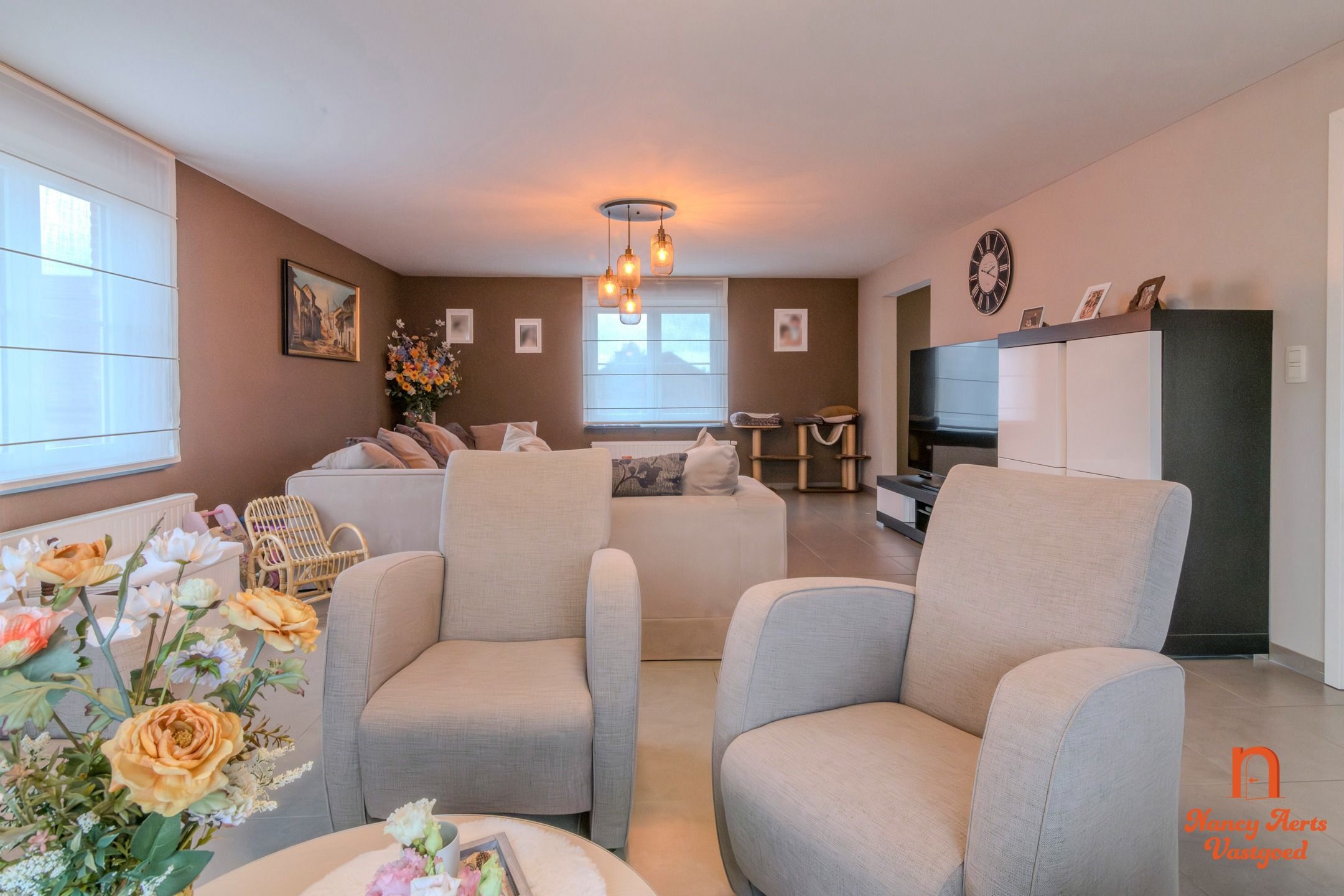 Lichtrijk duplexappartement met ruim terras en eigen ingang foto 9