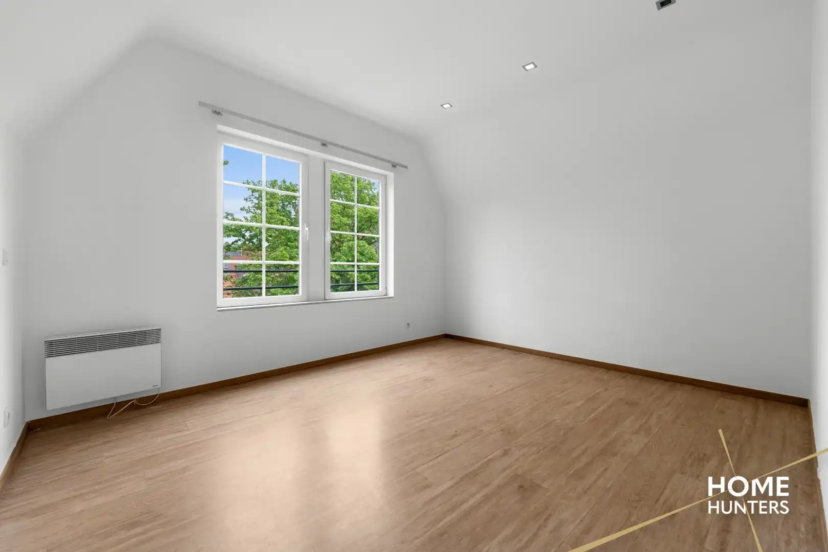 Instapklaar appartement met zonnig terras op toplocatie in Ieper foto 18