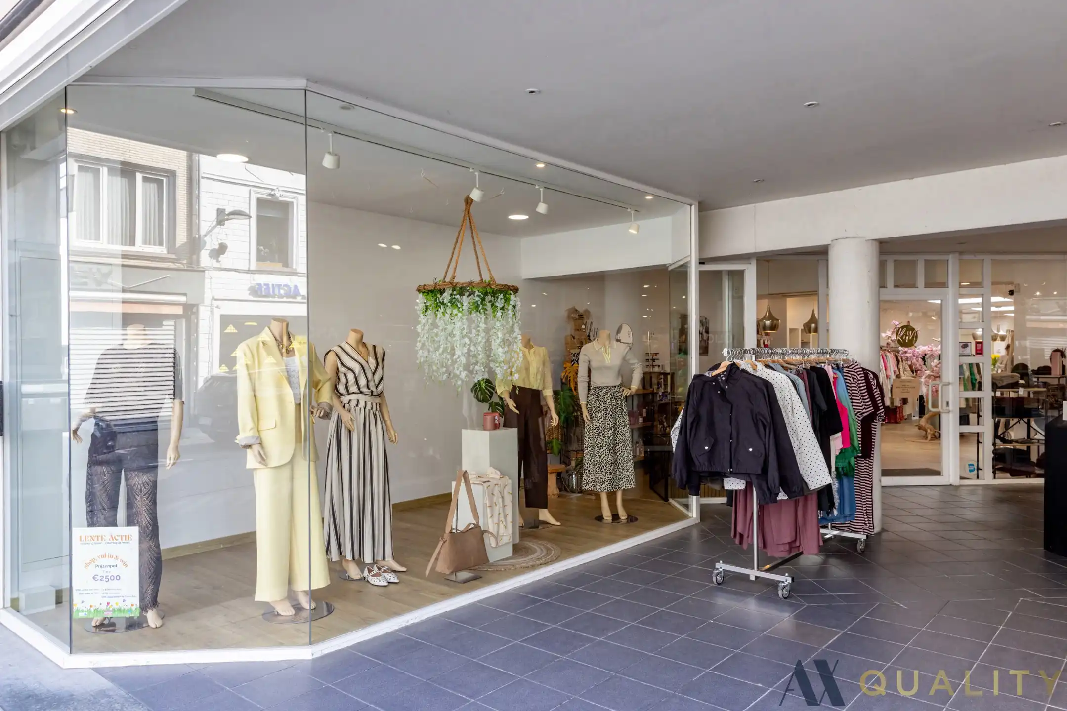 Handelspand met stockageruimte gelegen in het centrum van Bornem foto 2