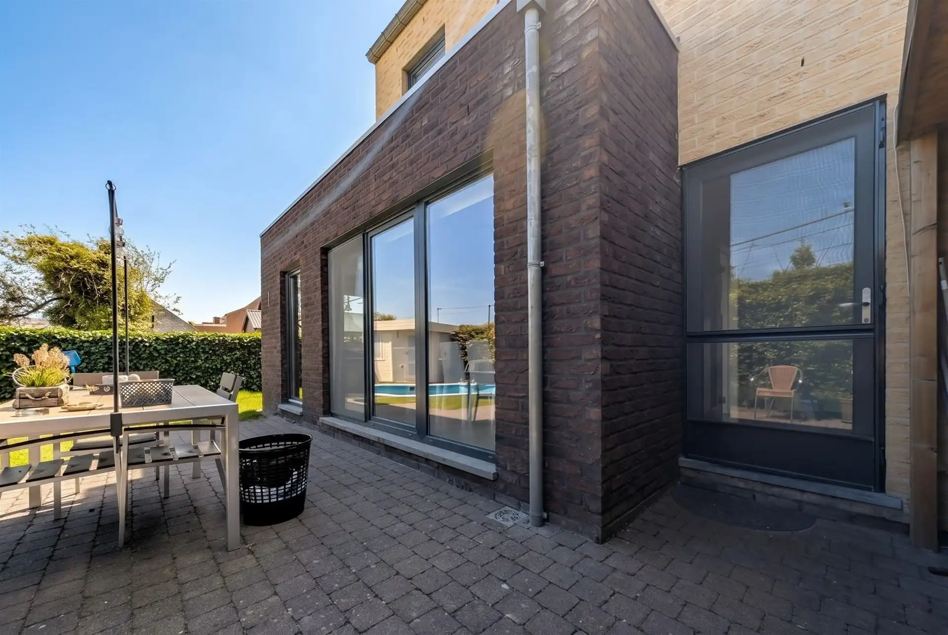 Instapklare halfopen woning met 3 slaapkamers en zwembad te Bilzen foto 23