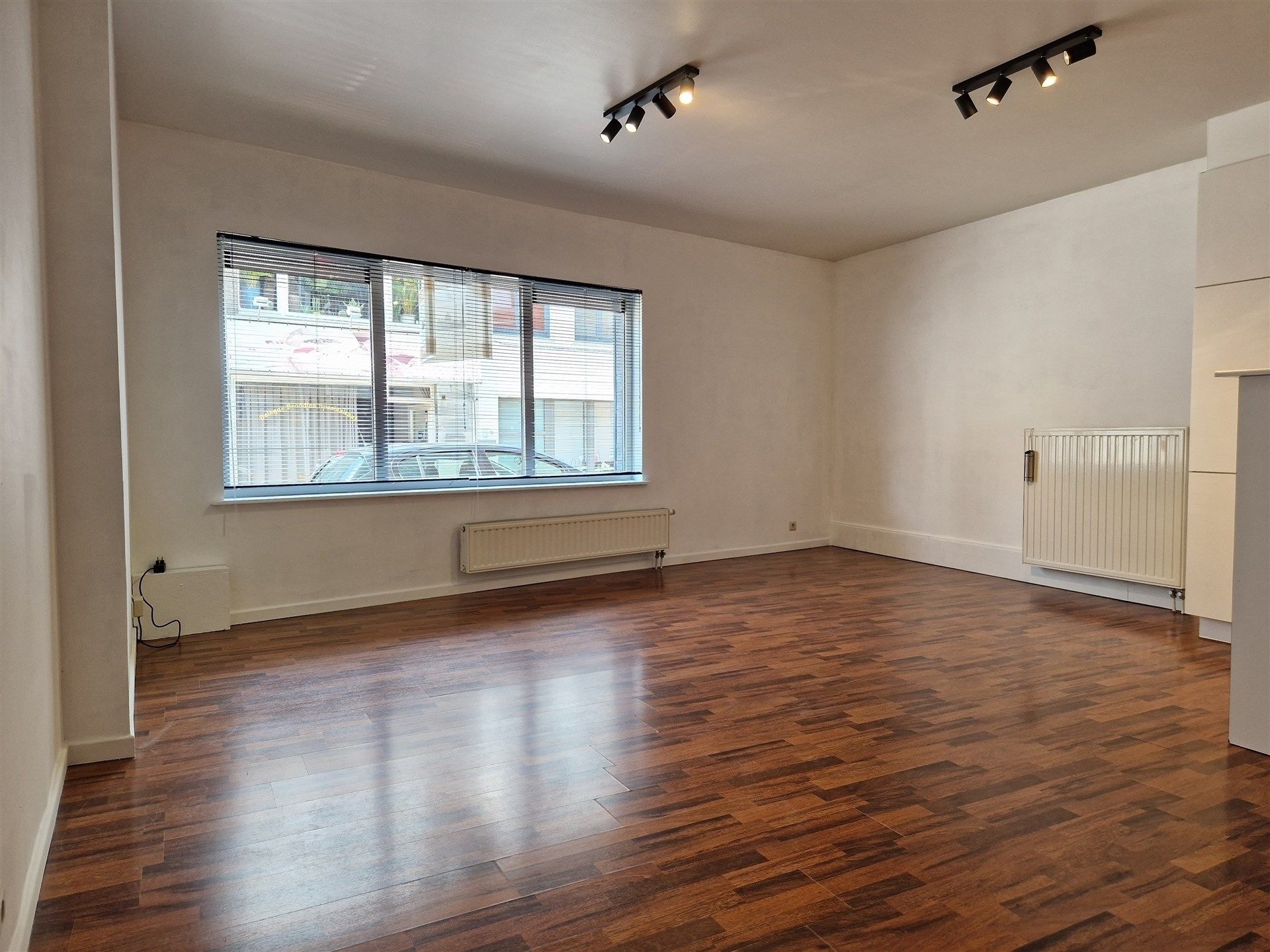 Centraal gelegen instapklaar 2 slaapkamer appartement foto 3