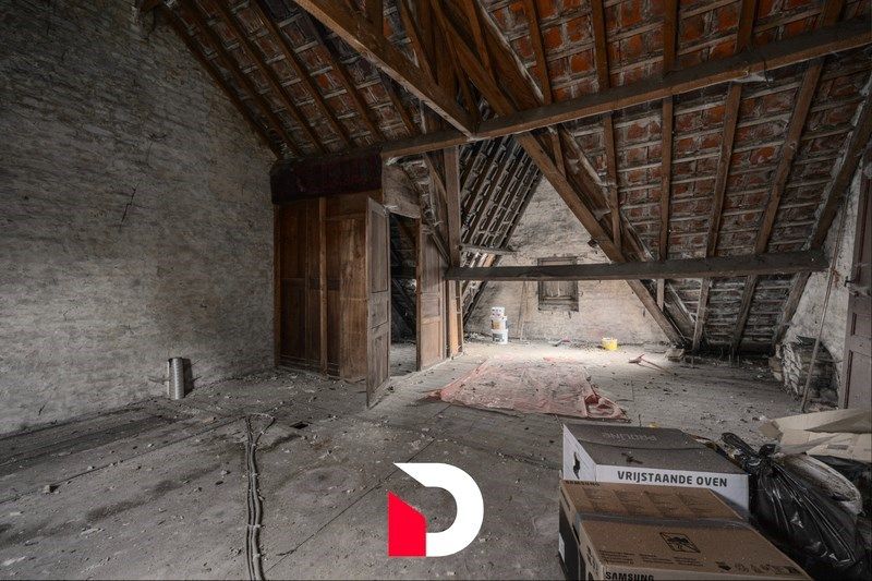 Eclectische burgerwoning op de rand van de historische stadskern foto 13