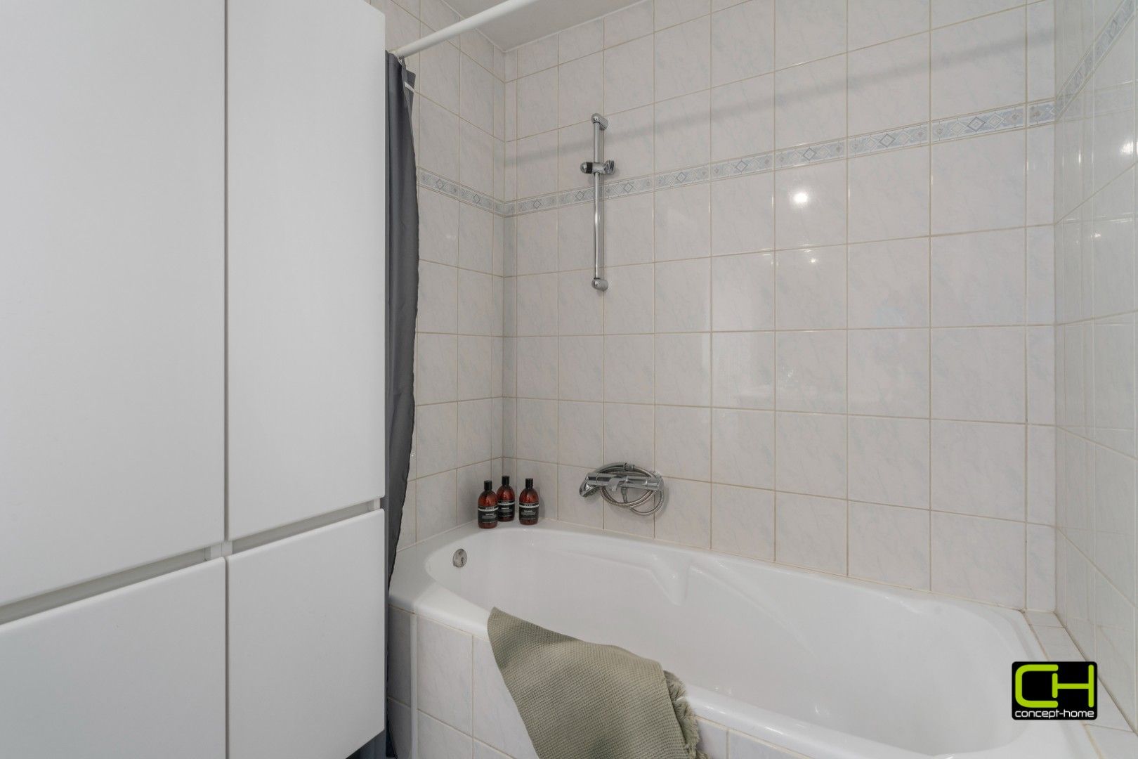 Appartement met twee slaapkamers en garage te koop in Waarschoot foto 8