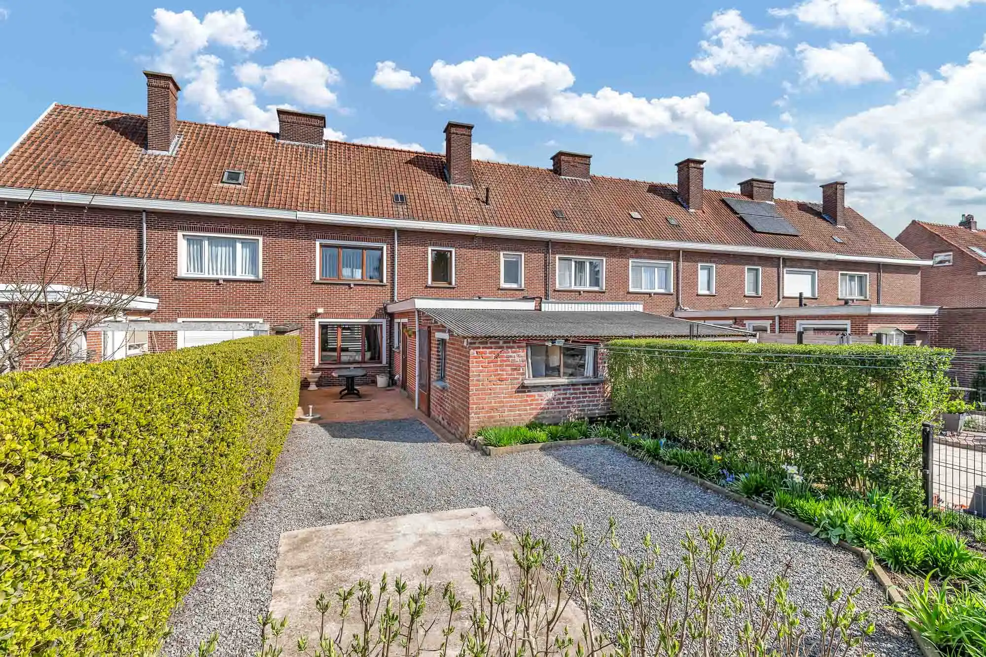 Te renoveren woning met veel potentieel in hartje Deinze foto 14