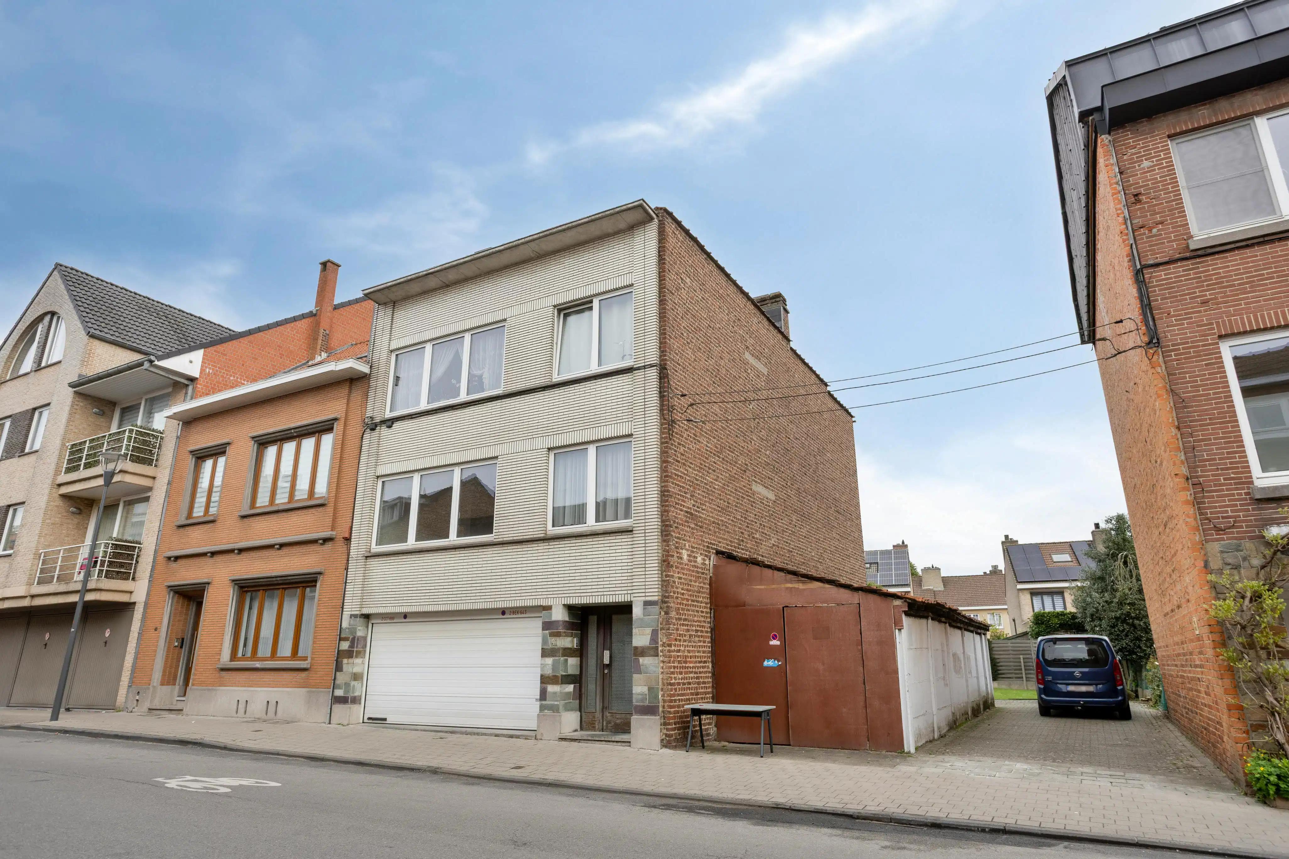 Vergunde opbrengsteigendom voor bouw 5 appt & 2 garages foto {{pictureIndex}}