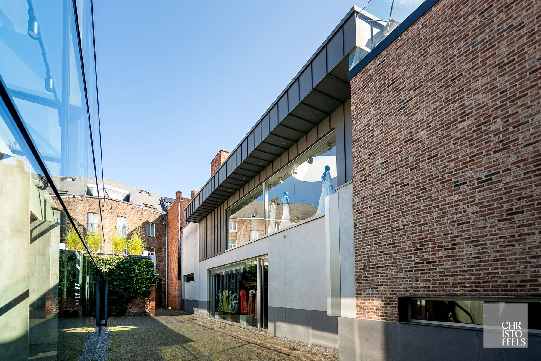 Unieke winkelruimte van 629m² op toplocatie in Hasselt! foto {{pictureIndex}}