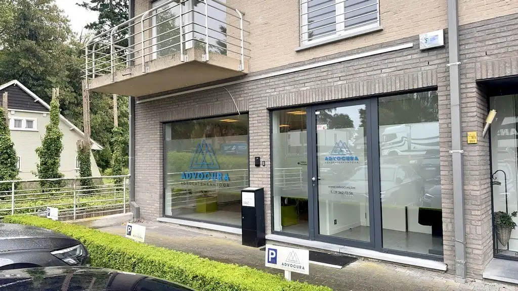 Gelijkvloers kantoor te huur op zichtlocatie langs N9 in Melle foto 2