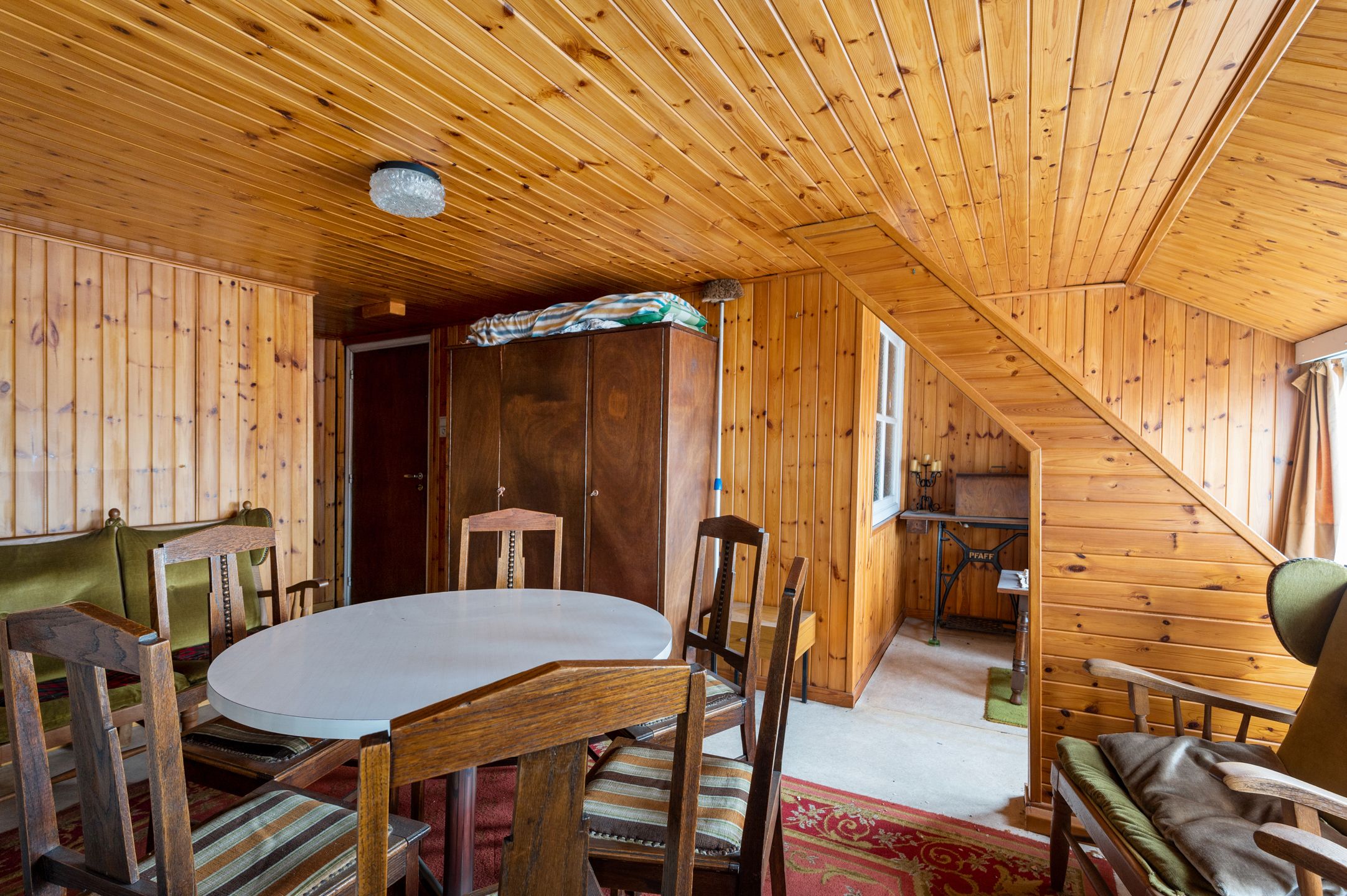 Ruime, te renoveren gezinswoning met 4 slpks, garage en tuin foto 18