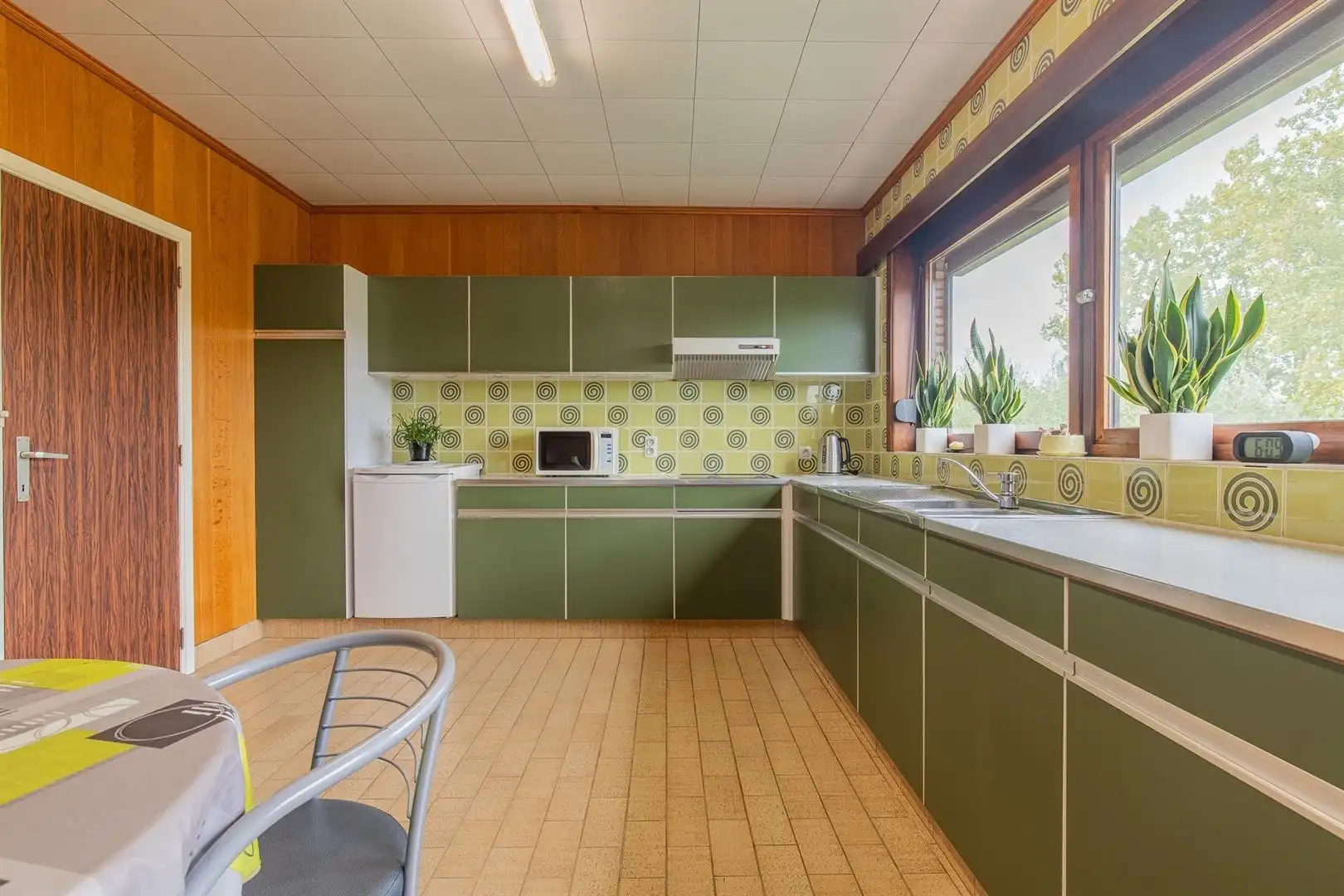 RUIME OPEN BEBOUWING OP EEN PERCEEL VAN 2.810 M² VEEL POTENTIEEL EN PRACHTIGE TUIN foto 11