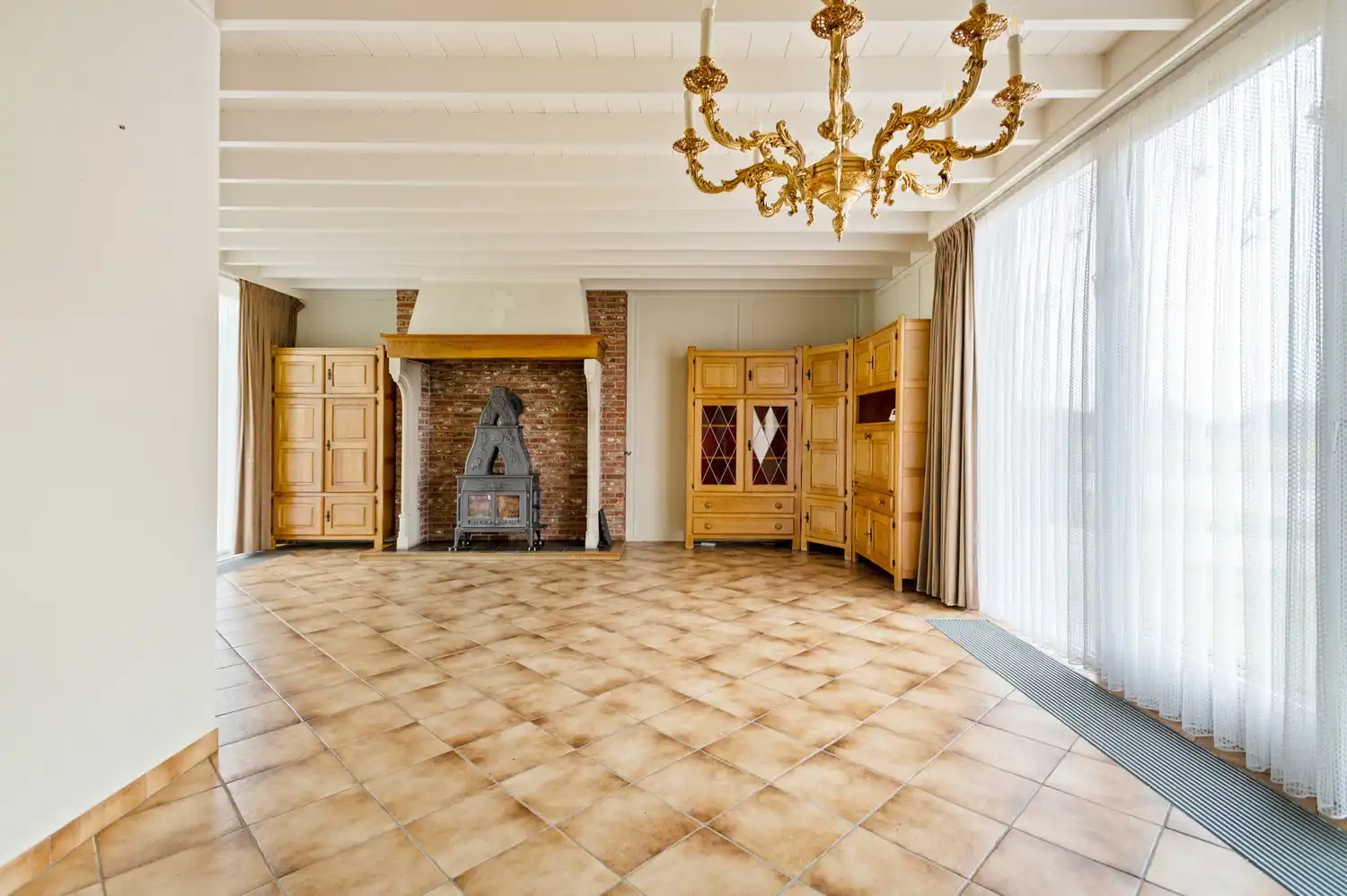 Vrijstaande laagbouw met 2 garages in rustige wijk te Zoersel! foto 4