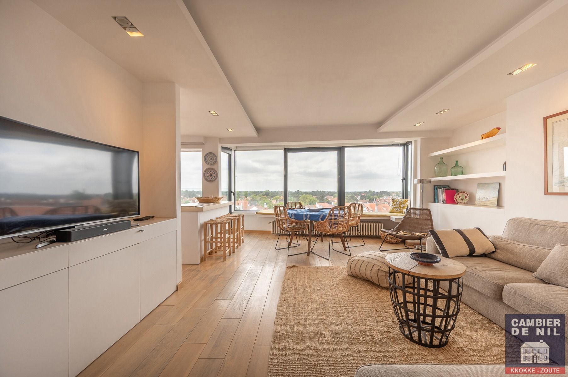 Instapklaar, lichtrijk en gemeubeld appartement aan het Albertplein foto 11