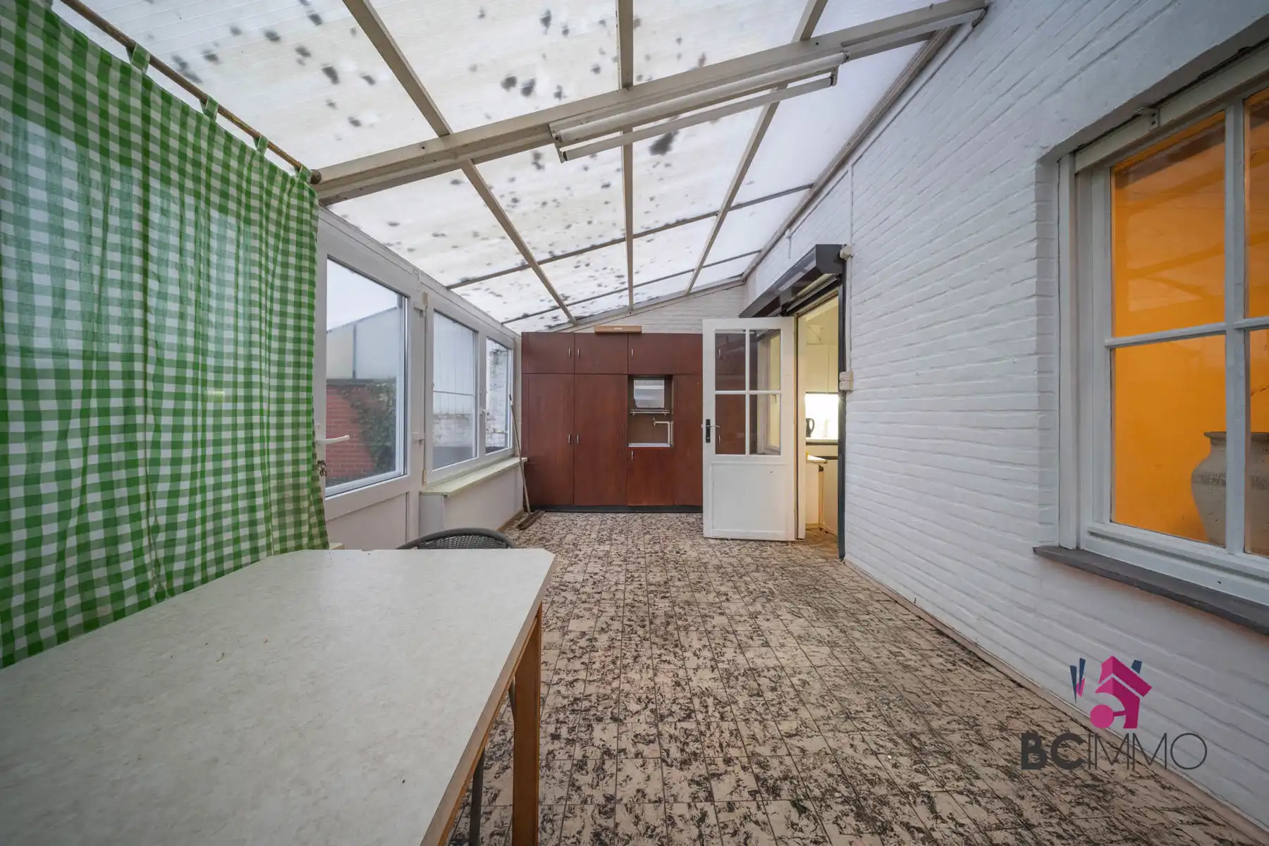 Ruime, tijdloze gezinswoning met 4 slaapkamers, grote tuin en garage en centraal gelegen in Genk foto 10