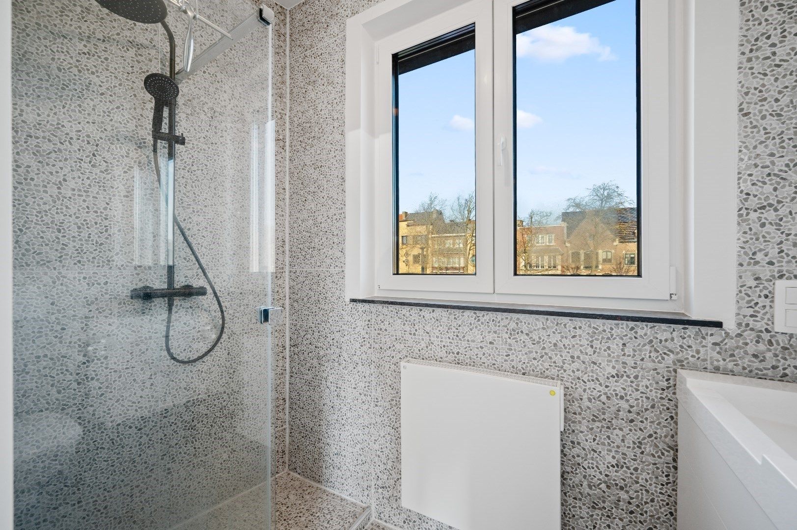 Super energiezuinige herenwoning EPC "A", 4 grote slpk, tuin op het zuiden, autostaanplaats  foto 12