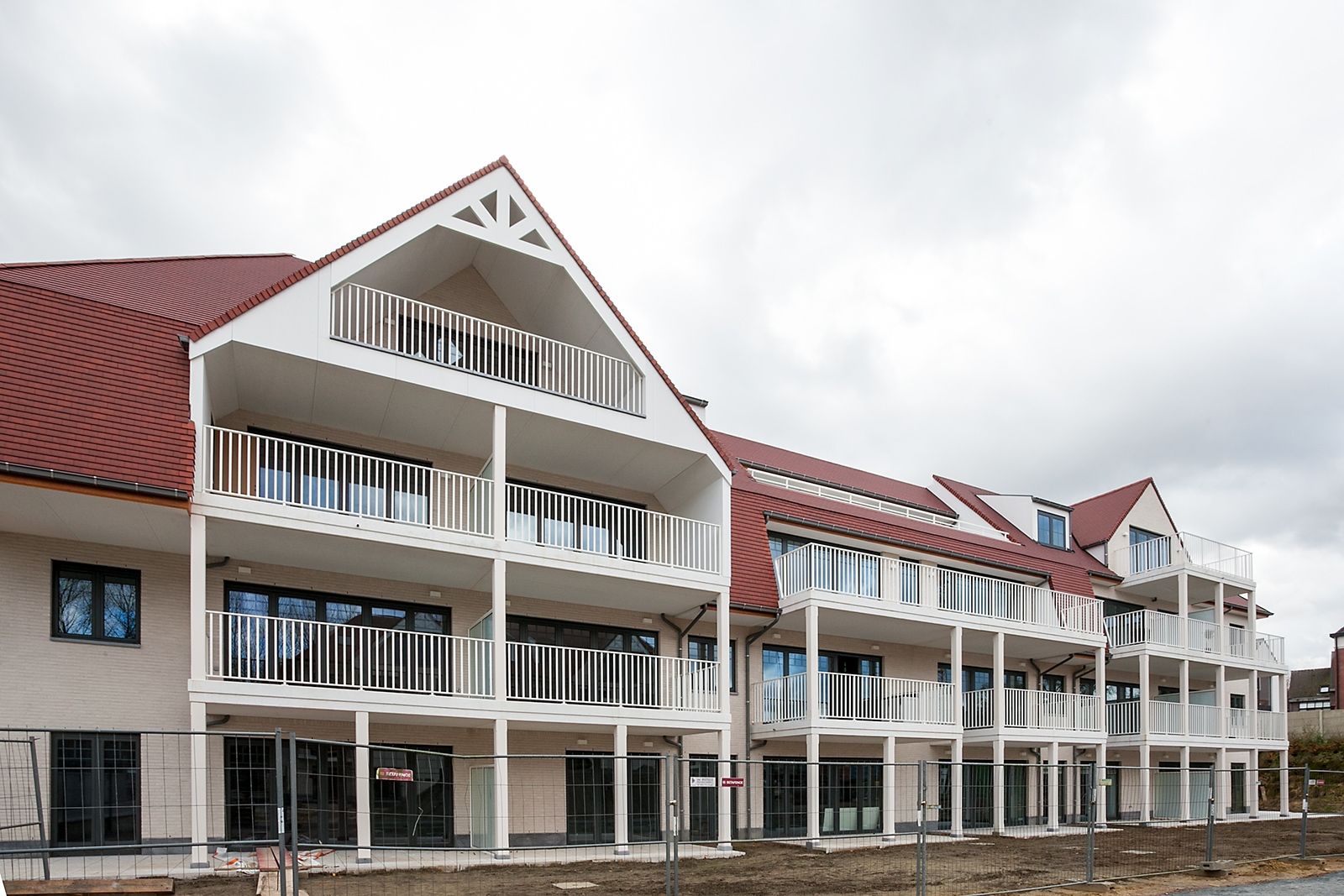 BEUKENHOF FASE 2 "CARDEA" Bornem - Nog 3 appartementen beschikbaar! foto {{pictureIndex}}