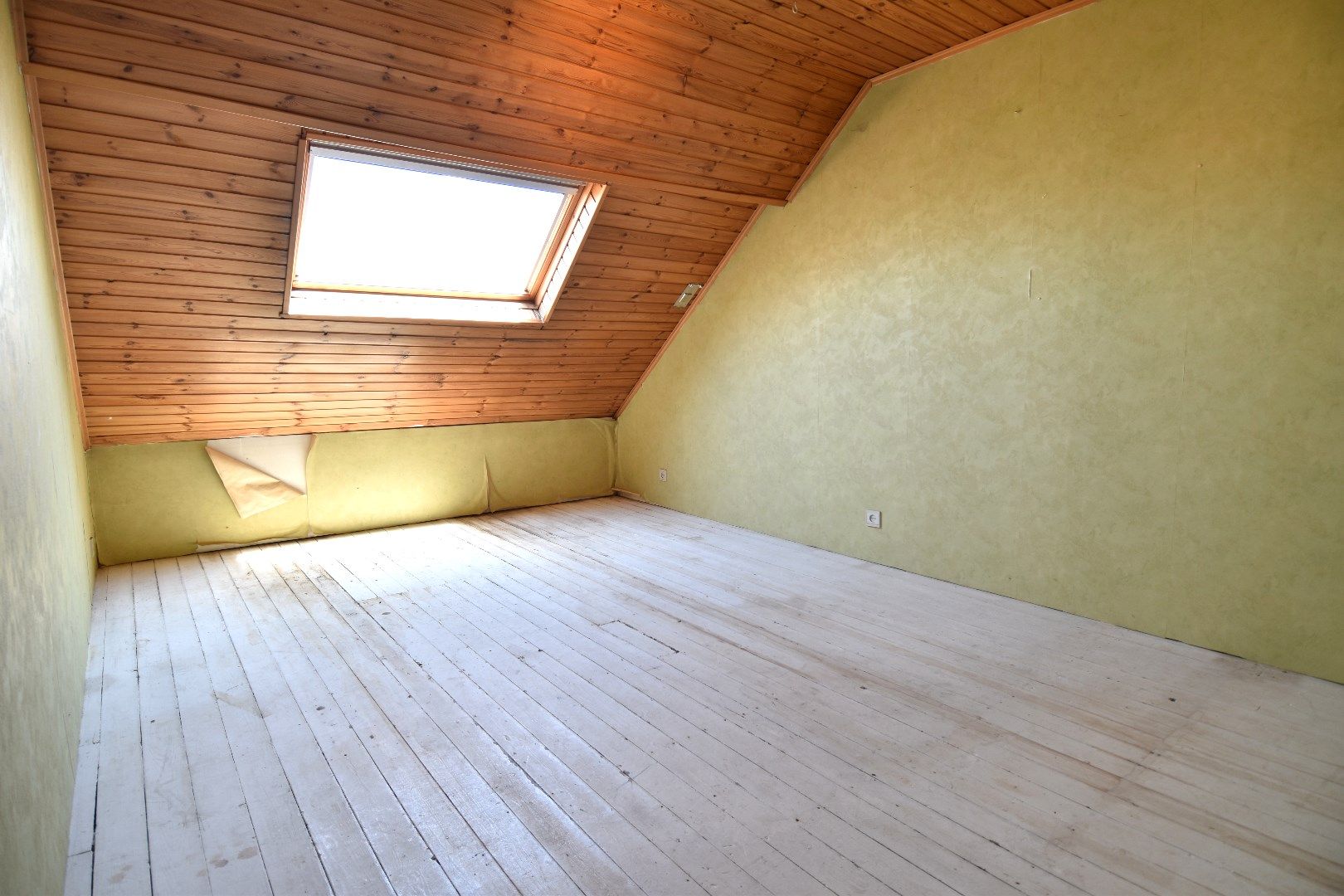 Gezellige stadswoning met 4 slaapkamers en terras te koop nabij Kortrijk-centrum foto 10