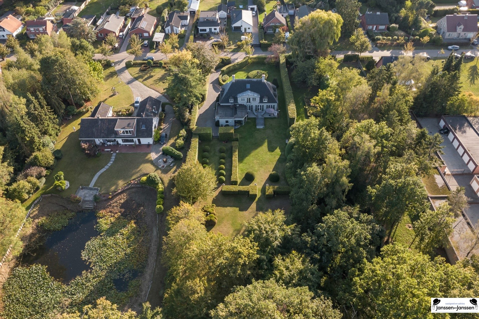Tijdloze elegantie met moderne luxe foto 4
