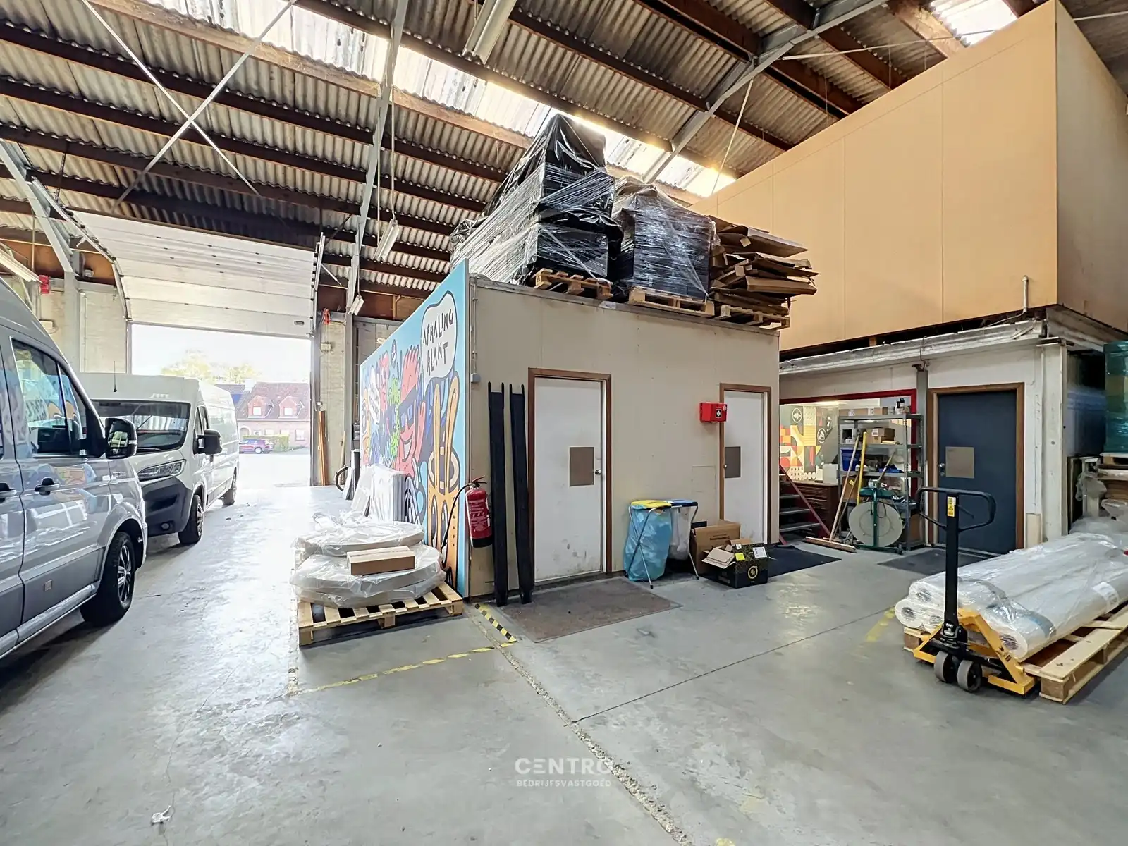 Multifunctioneel bedrijfsgebouw op een perceel van 10.321 m² te Kuurne! foto 26