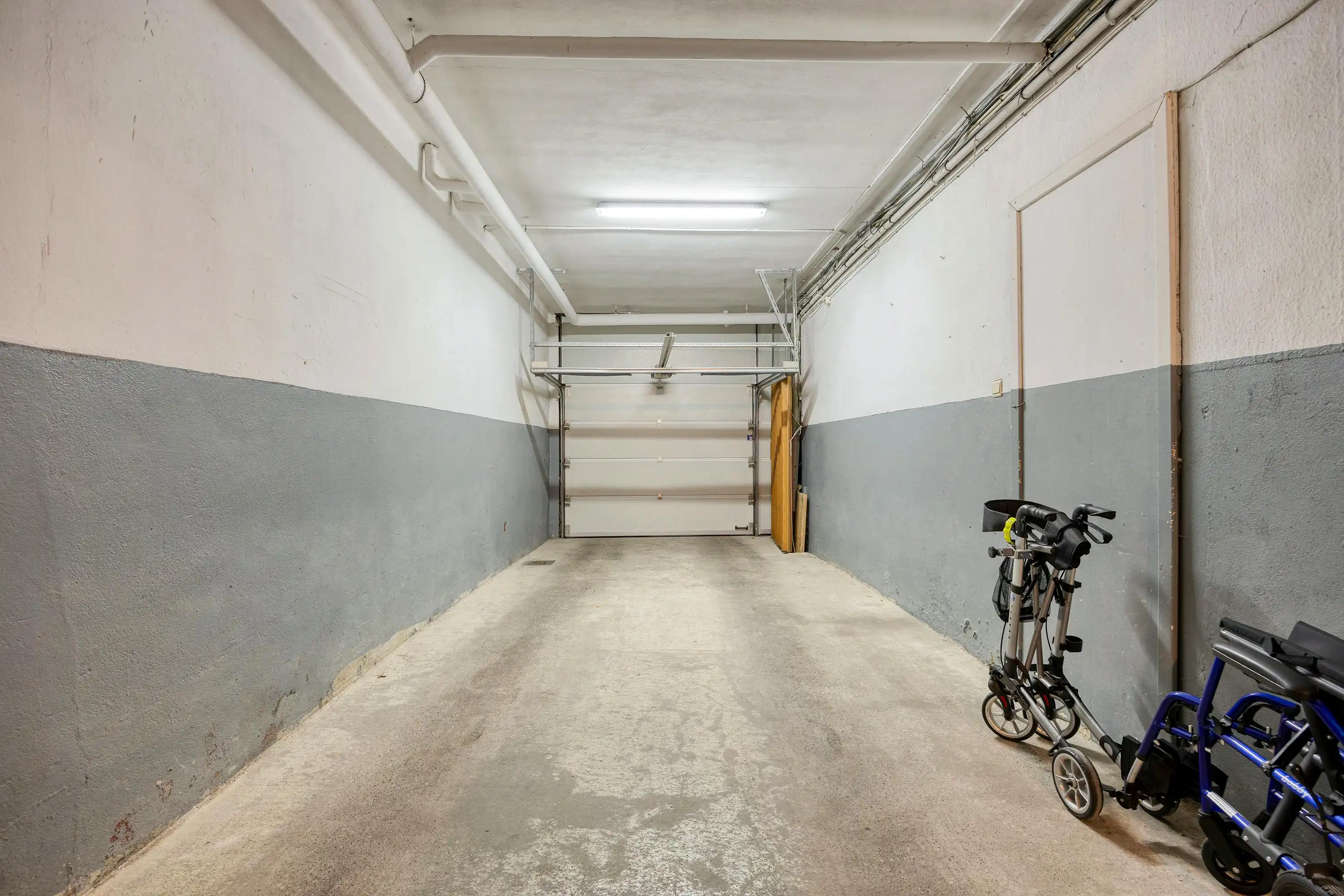 Goed onderhouden huis met riante garage in centrum Maaseik te koop foto 19